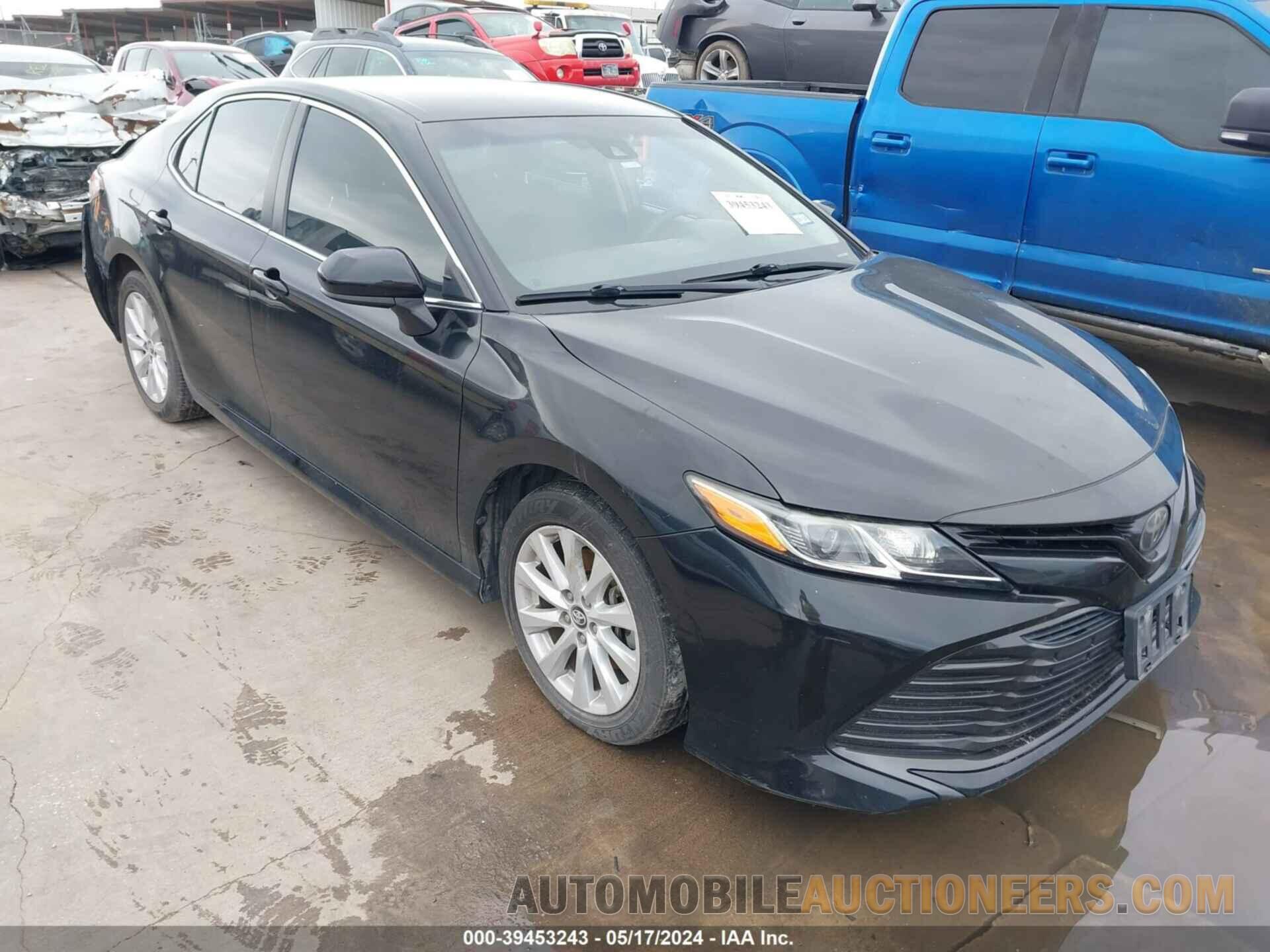 4T1B11HK5JU624061 TOYOTA CAMRY 2018