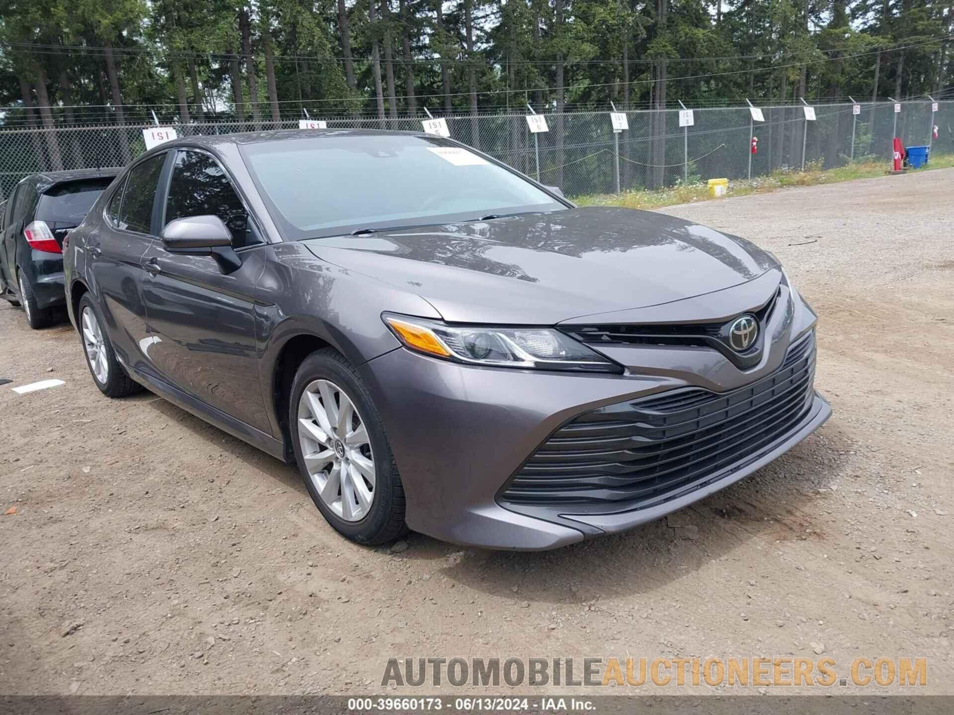 4T1B11HK5JU626683 TOYOTA CAMRY 2018