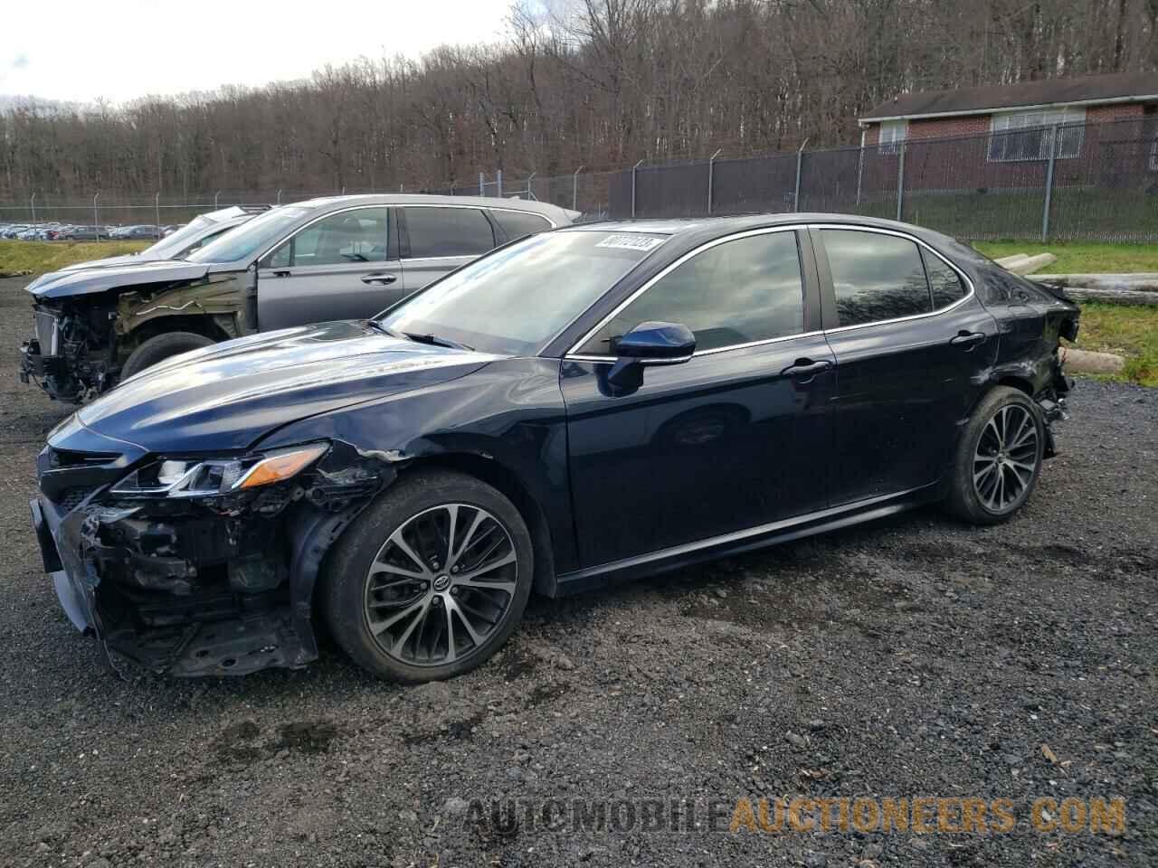 4T1B11HK5JU626831 TOYOTA CAMRY 2018