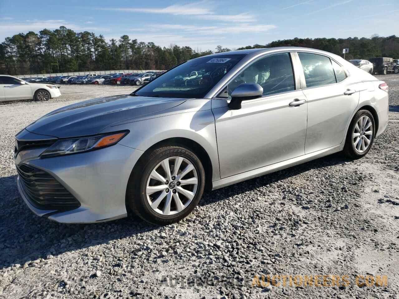 4T1B11HK5JU629504 TOYOTA CAMRY 2018