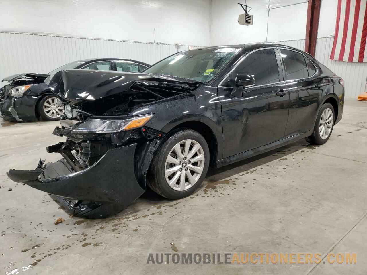 4T1B11HK5JU631897 TOYOTA CAMRY 2018