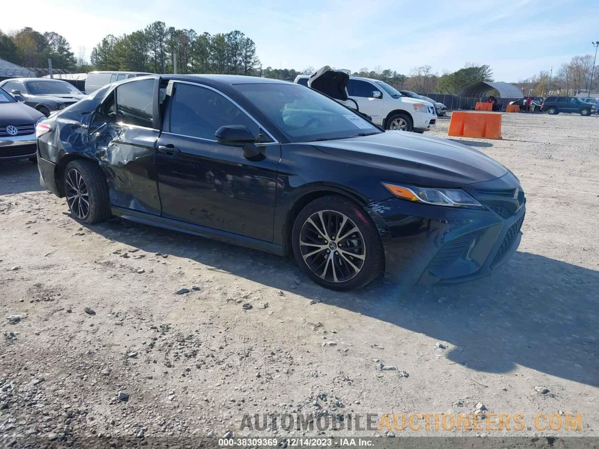 4T1B11HK5JU632371 TOYOTA CAMRY 2018