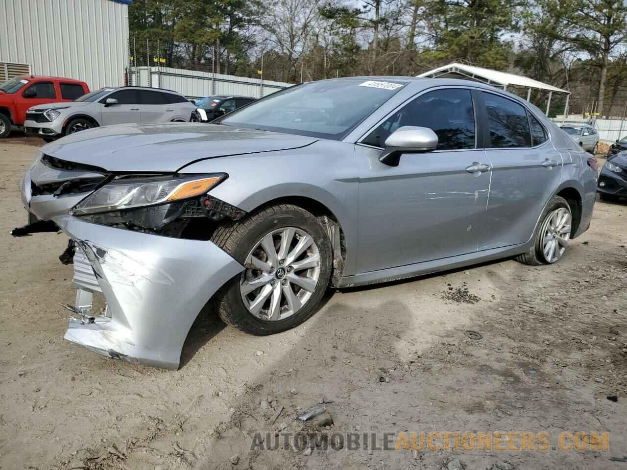 4T1B11HK5JU633407 TOYOTA CAMRY 2018