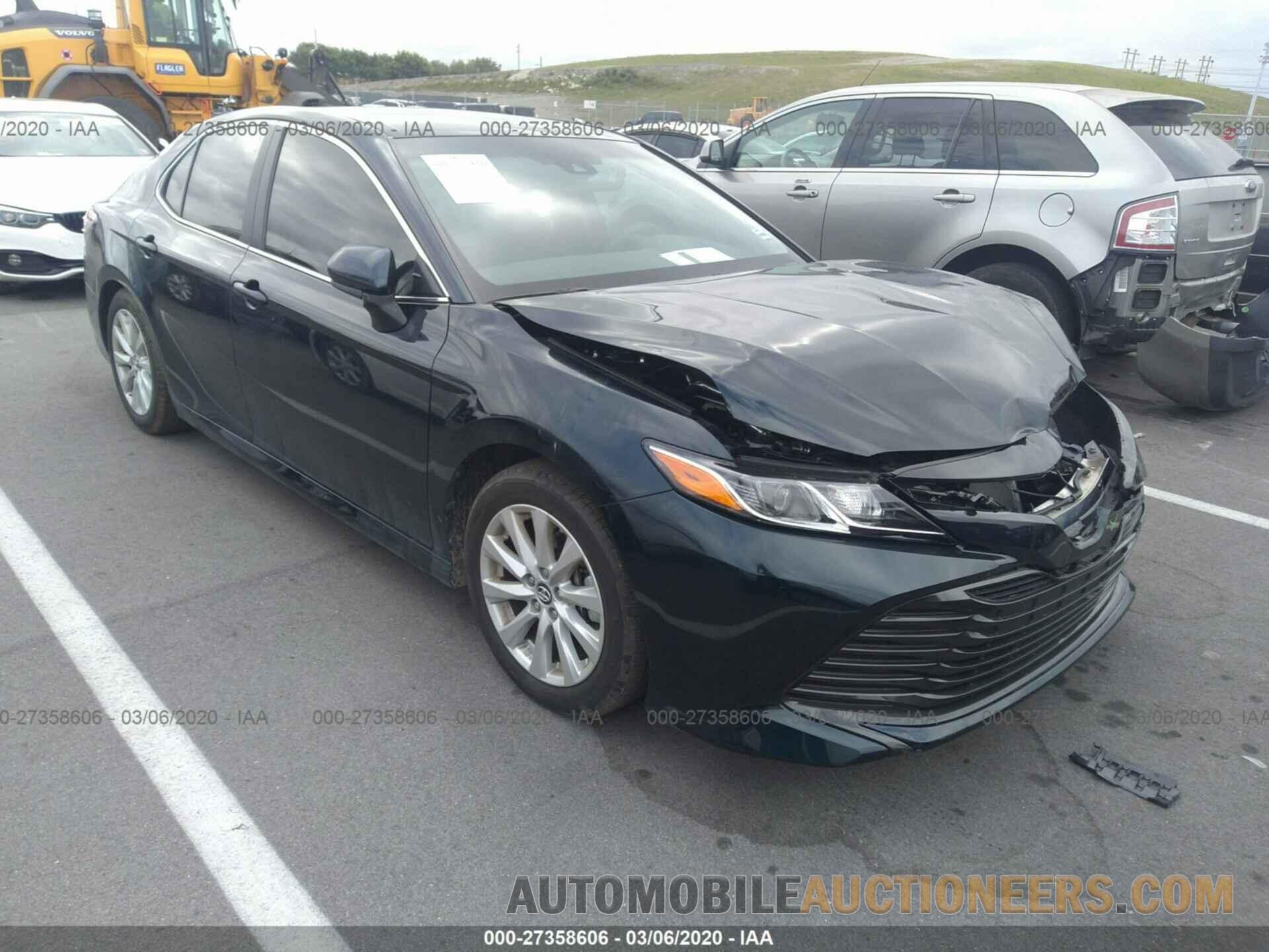 4T1B11HK5JU636422 TOYOTA CAMRY 2018