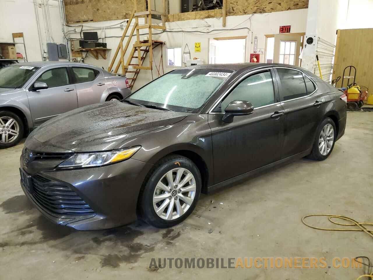 4T1B11HK5JU639224 TOYOTA CAMRY 2018