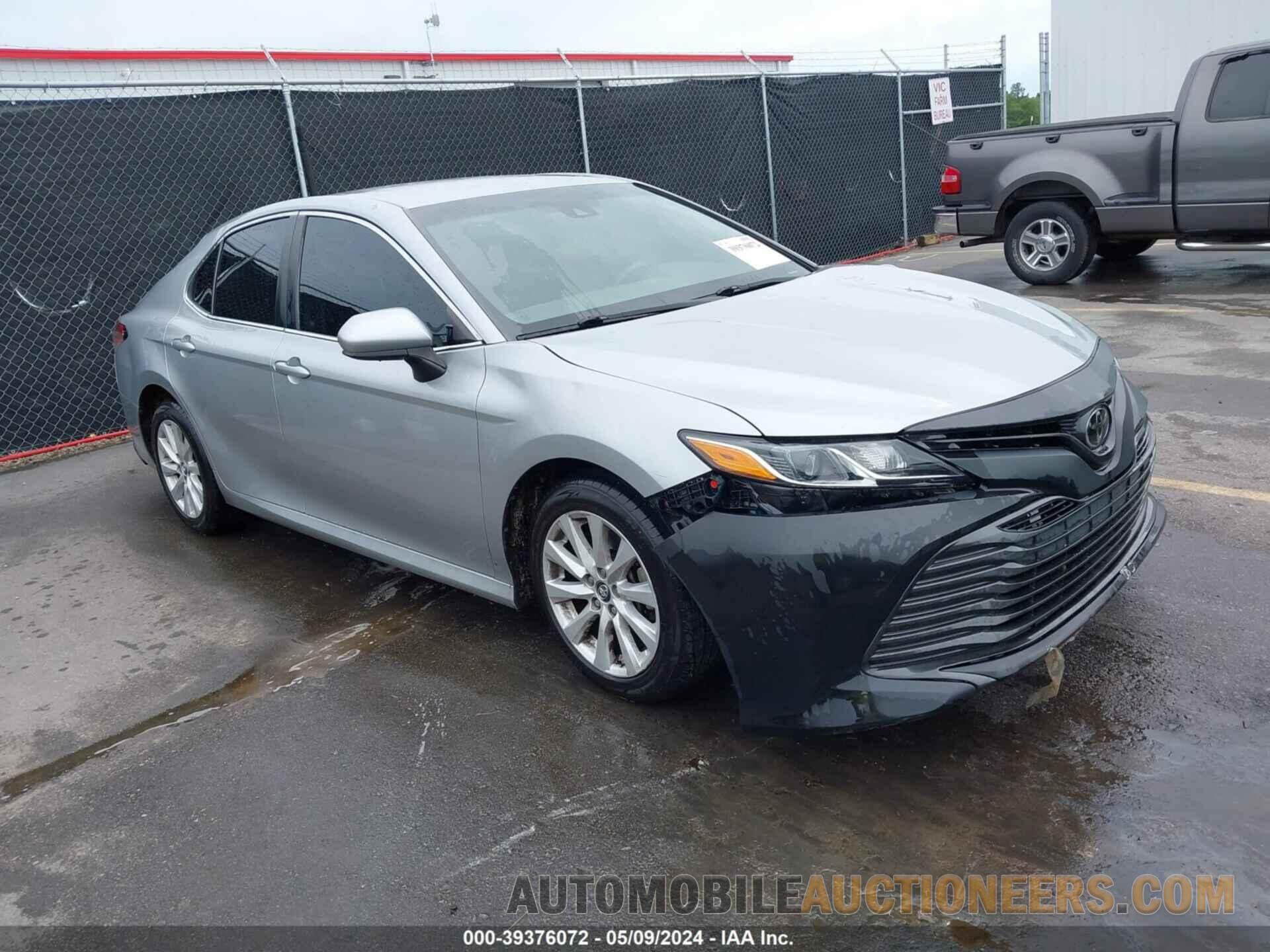 4T1B11HK5JU640101 TOYOTA CAMRY 2018