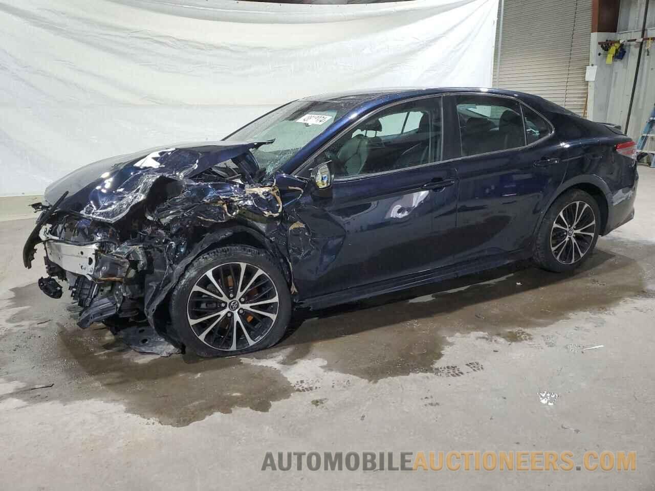 4T1B11HK5JU642043 TOYOTA CAMRY 2018