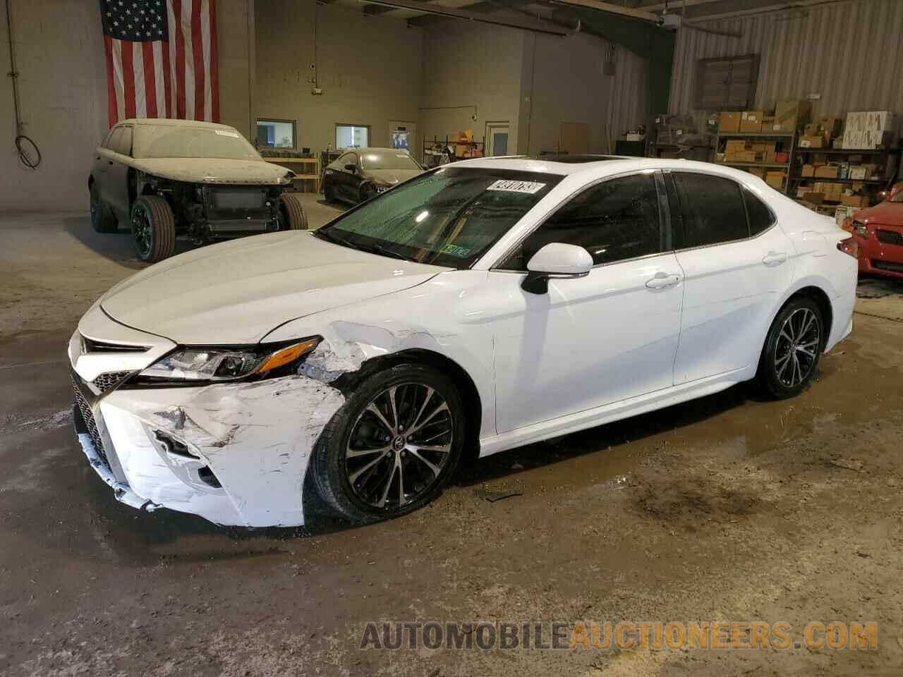 4T1B11HK5JU644116 TOYOTA CAMRY 2018