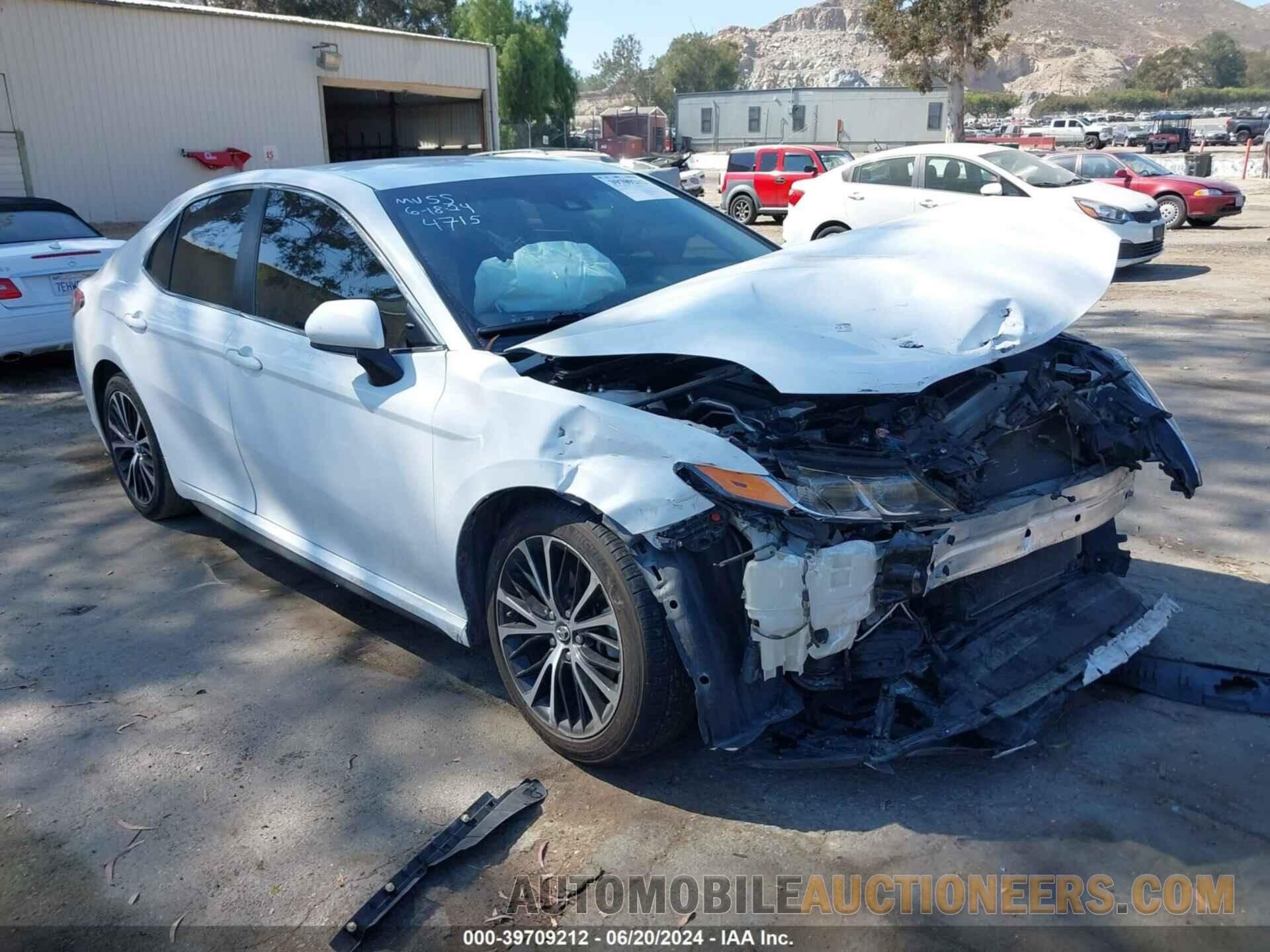 4T1B11HK5JU644715 TOYOTA CAMRY 2018