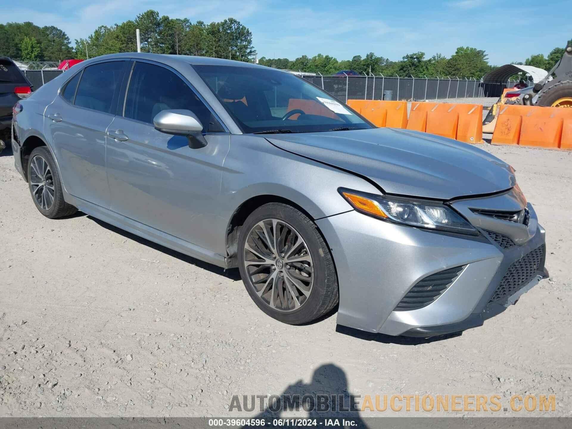 4T1B11HK5JU645654 TOYOTA CAMRY 2018