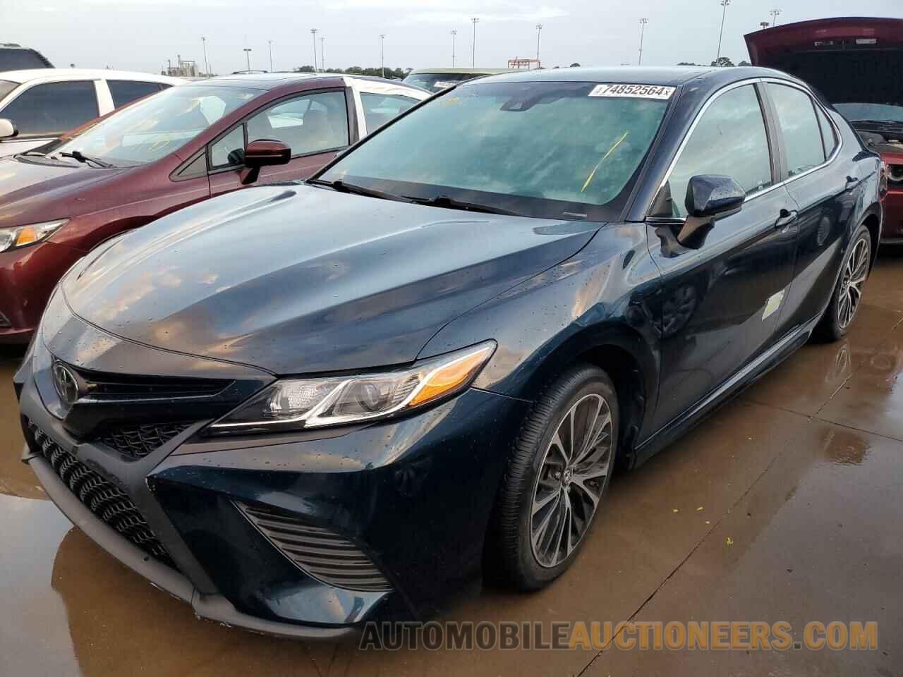 4T1B11HK5JU649977 TOYOTA CAMRY 2018