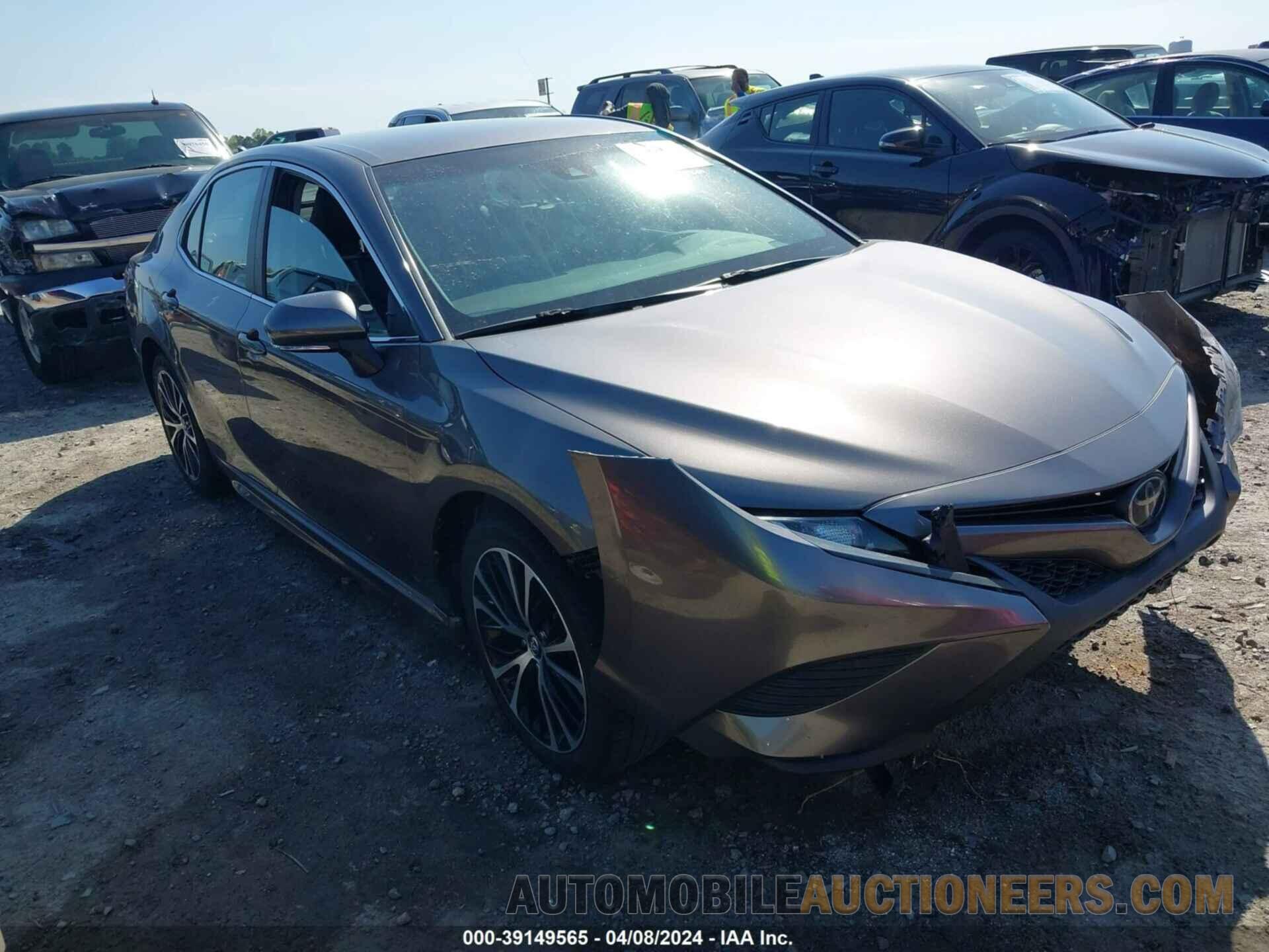 4T1B11HK5JU650031 TOYOTA CAMRY 2018