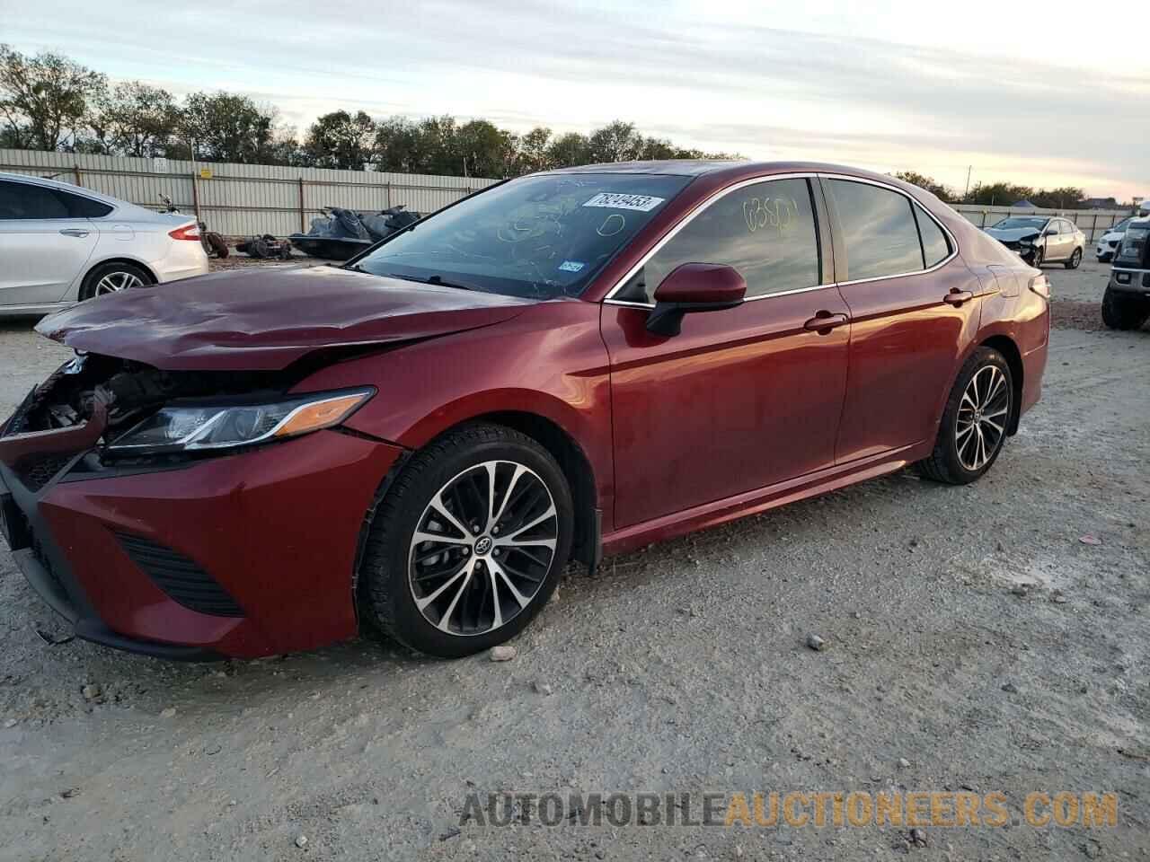 4T1B11HK5JU650420 TOYOTA CAMRY 2018