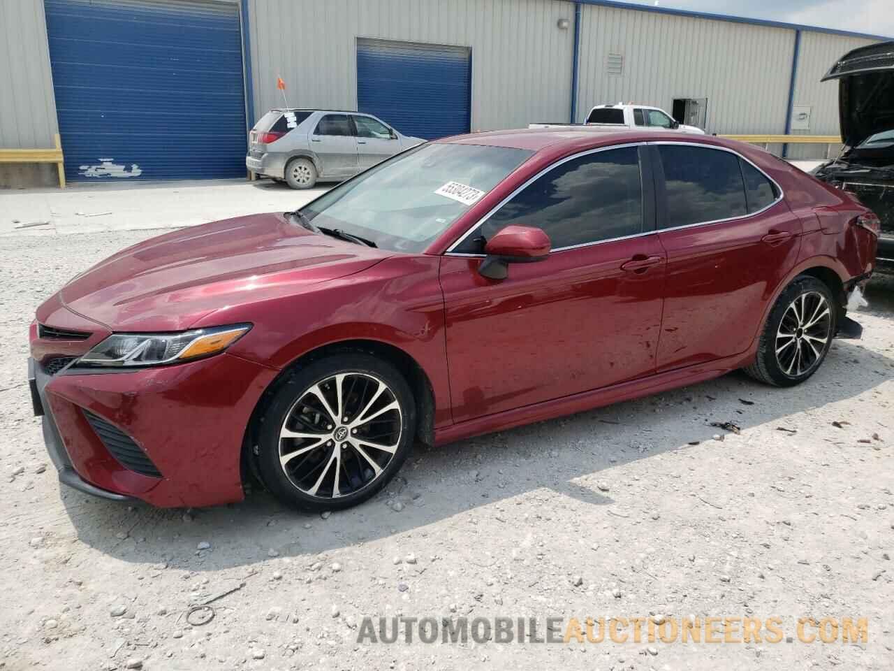 4T1B11HK5JU650451 TOYOTA CAMRY 2018