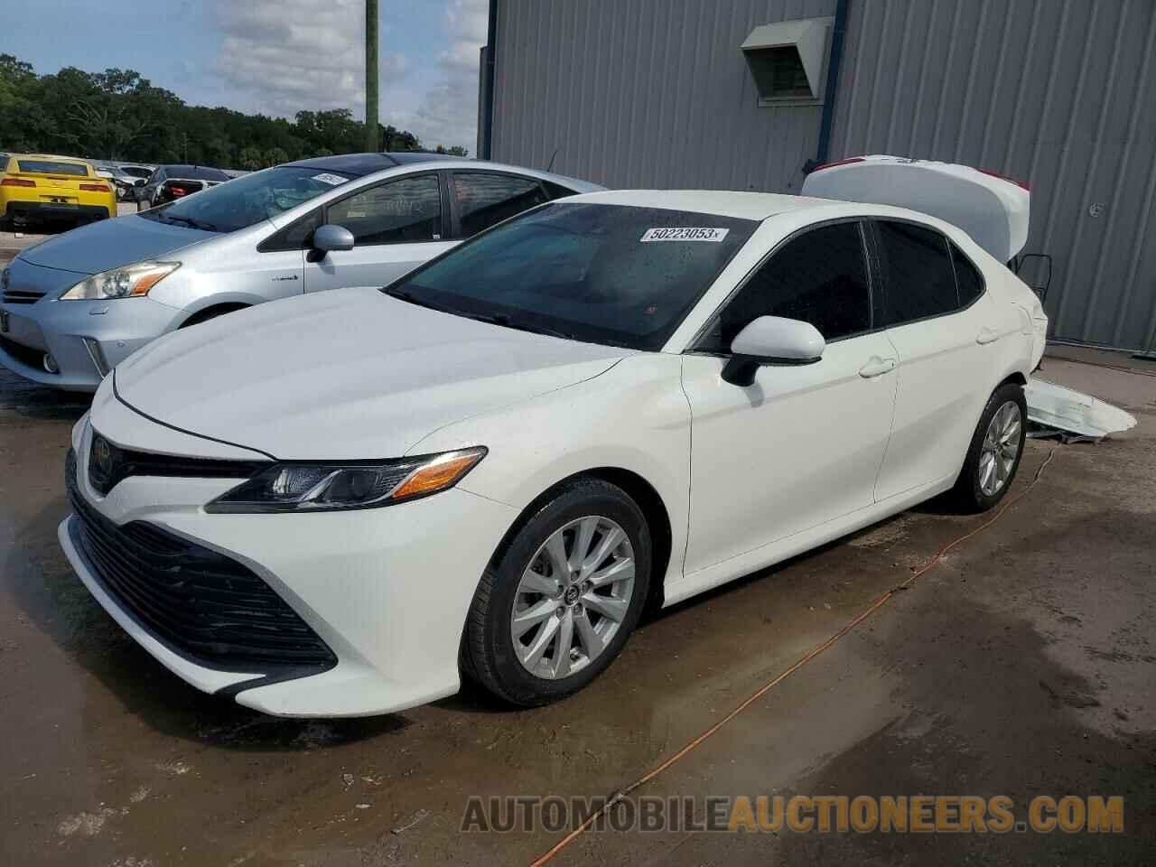 4T1B11HK5JU651826 TOYOTA CAMRY 2018