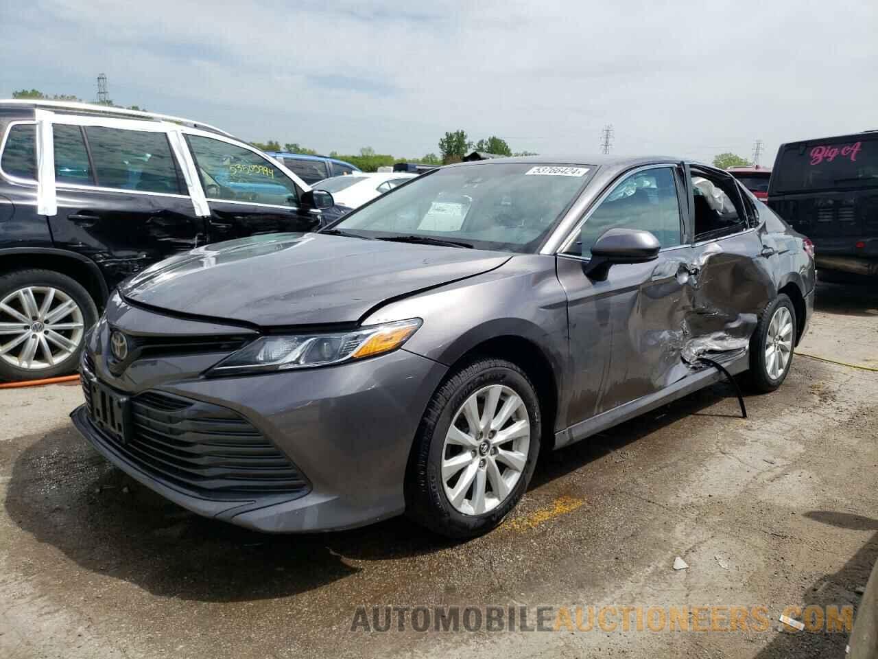 4T1B11HK5JU653222 TOYOTA CAMRY 2018