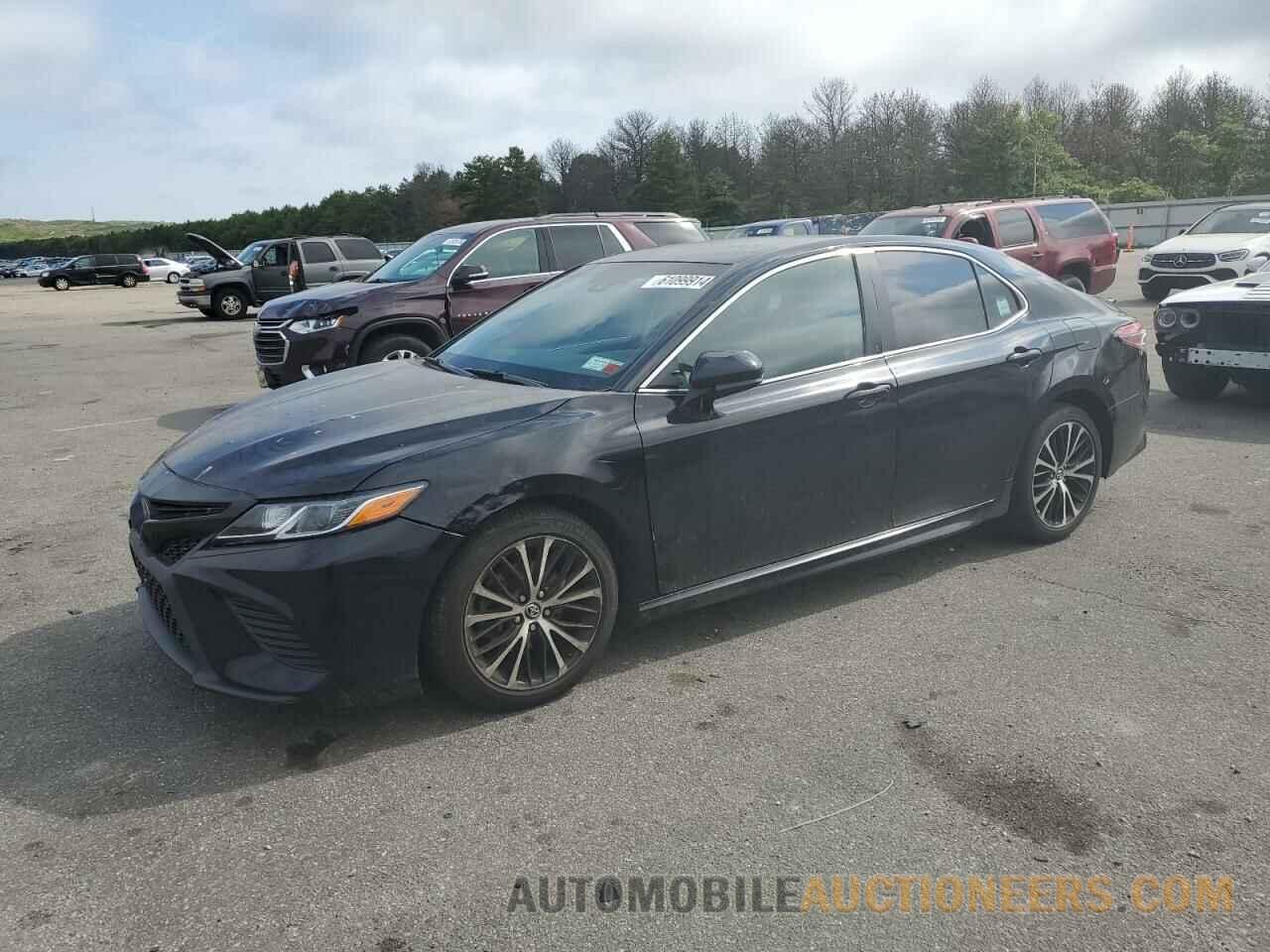 4T1B11HK5JU655536 TOYOTA CAMRY 2018