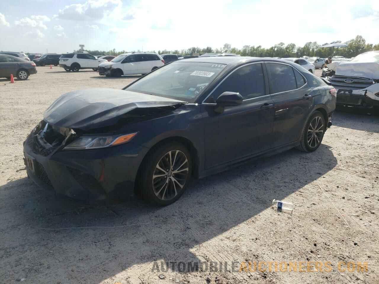 4T1B11HK5JU656752 TOYOTA CAMRY 2018