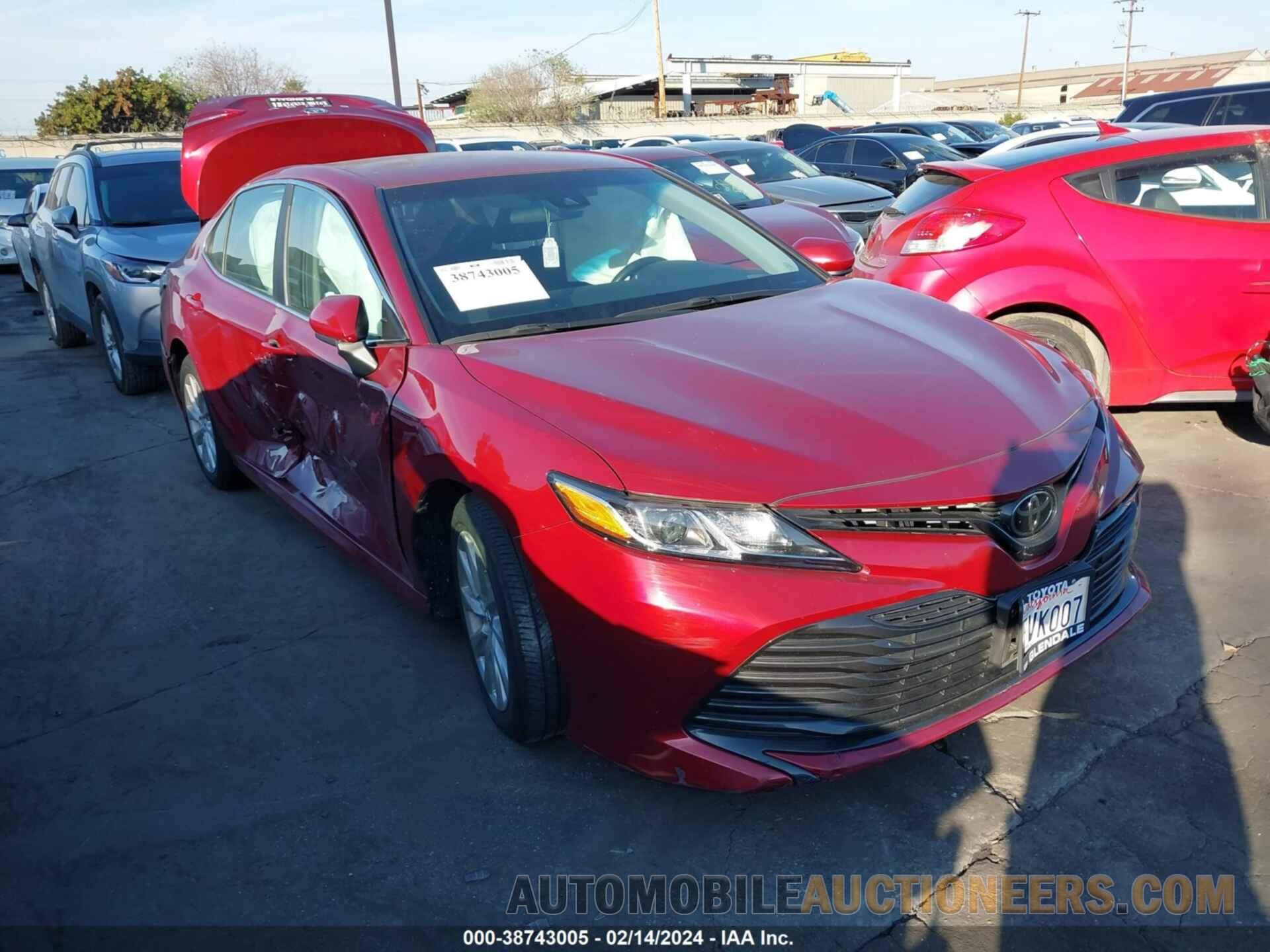 4T1B11HK5JU657559 TOYOTA CAMRY 2018