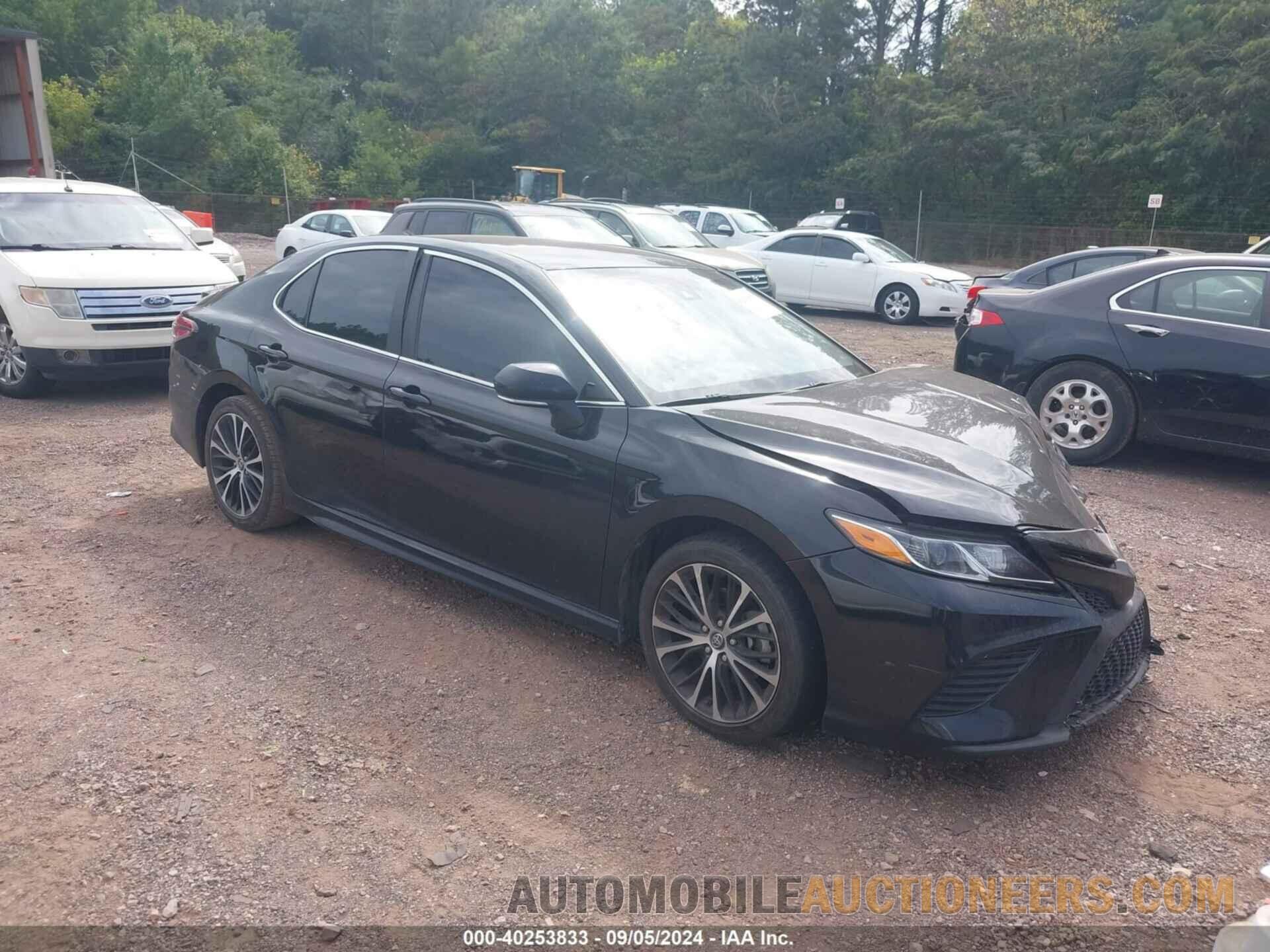 4T1B11HK5JU661028 TOYOTA CAMRY 2018