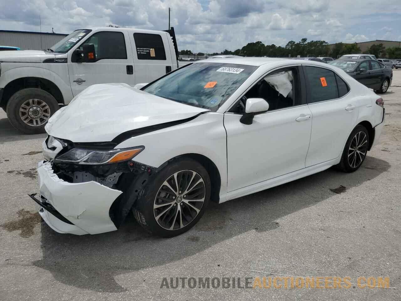 4T1B11HK5JU662471 TOYOTA CAMRY 2018