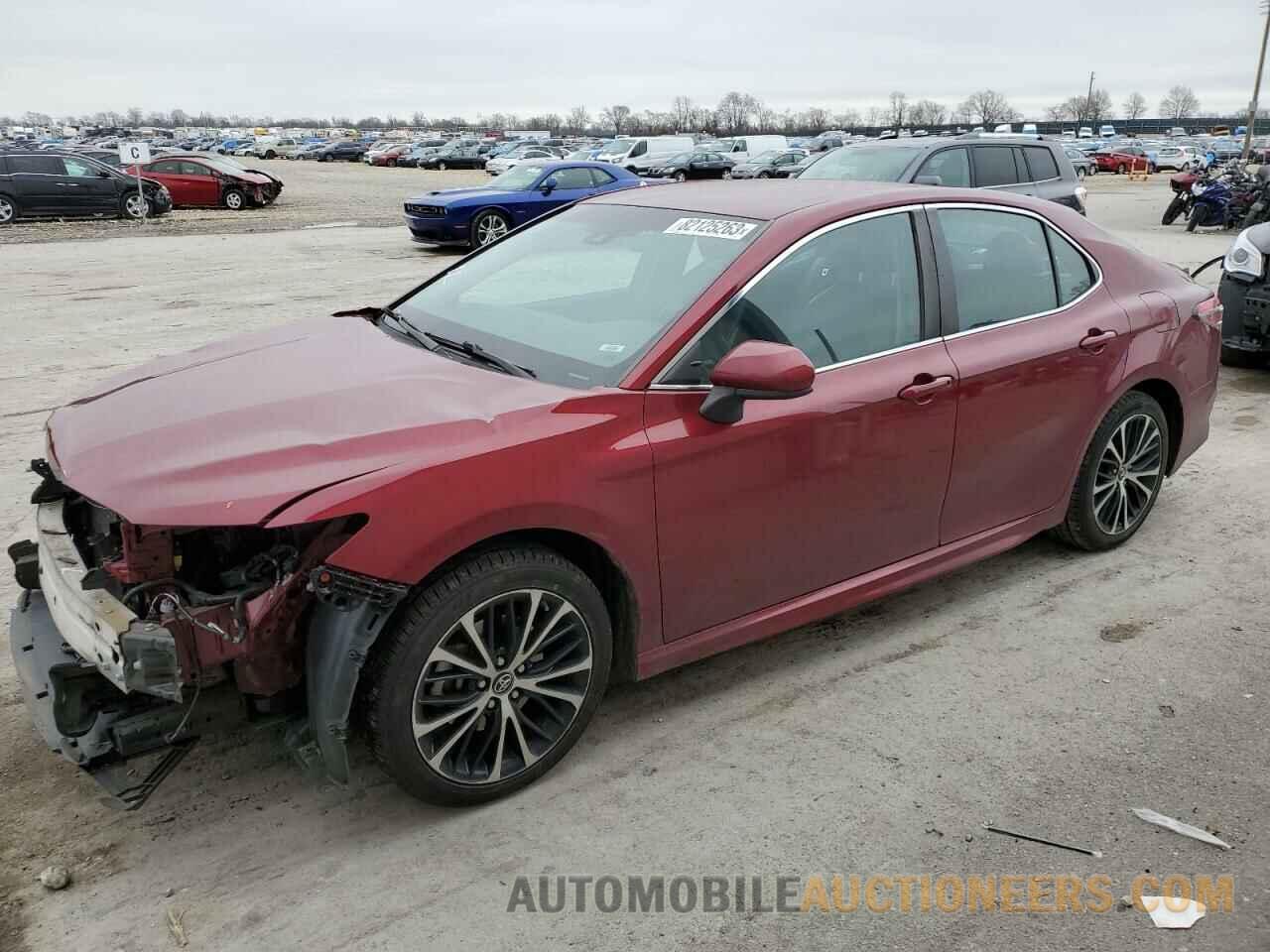 4T1B11HK5JU663636 TOYOTA CAMRY 2018