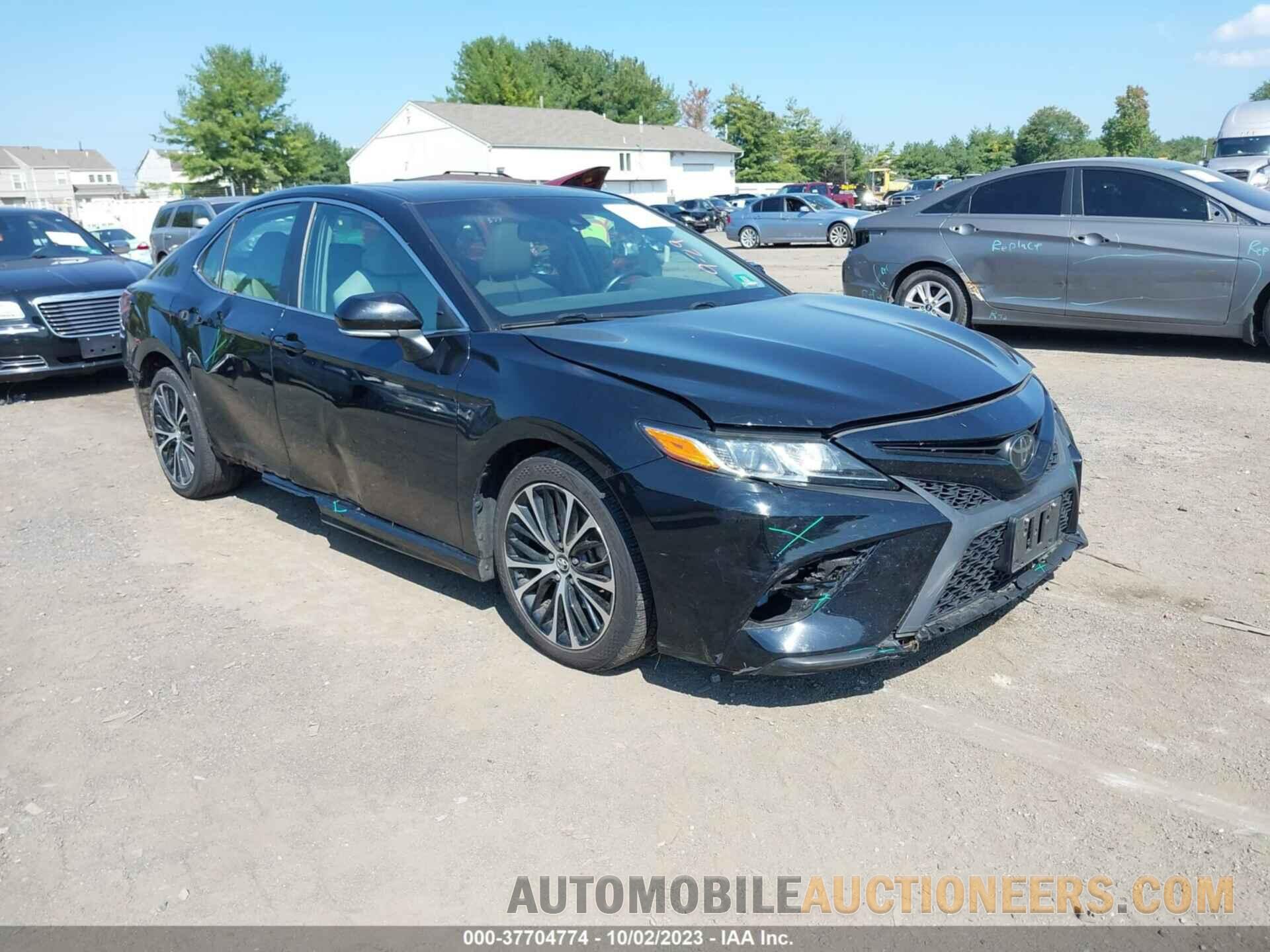 4T1B11HK5JU664415 TOYOTA CAMRY 2018