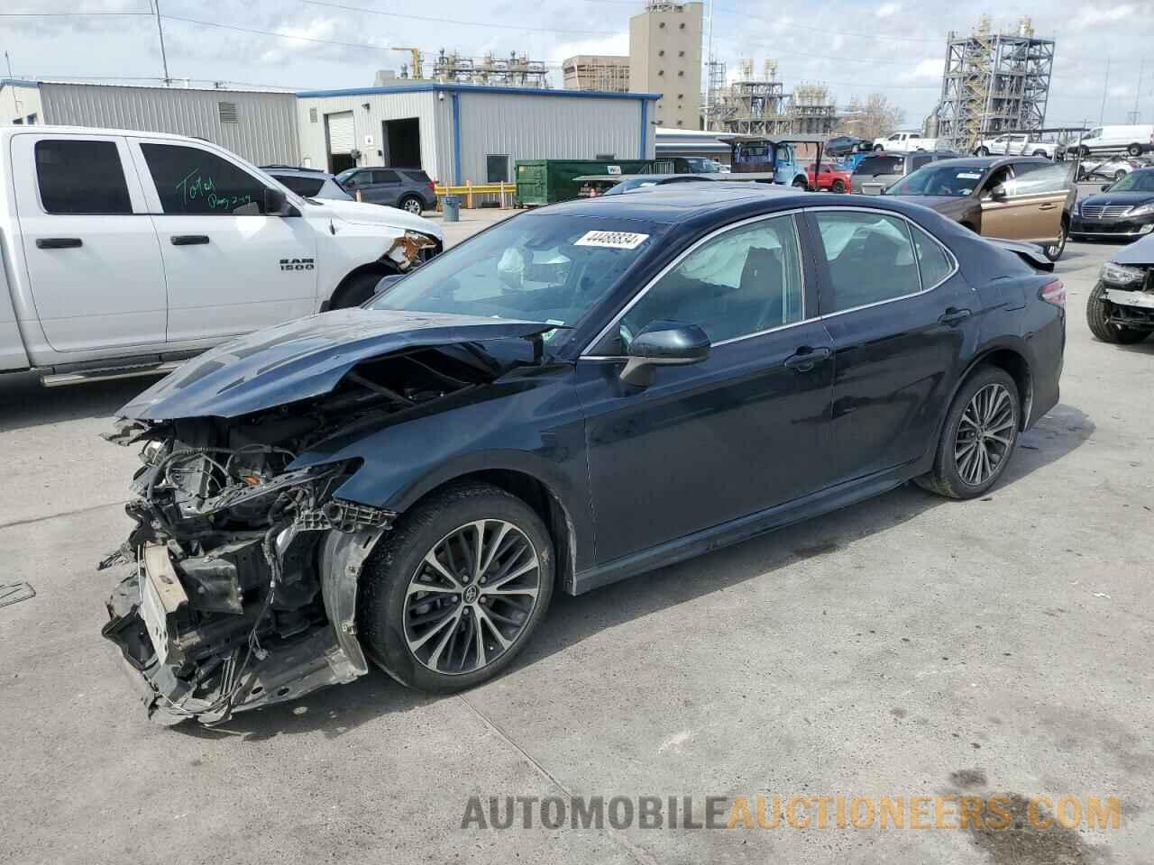 4T1B11HK5JU664608 TOYOTA CAMRY 2018