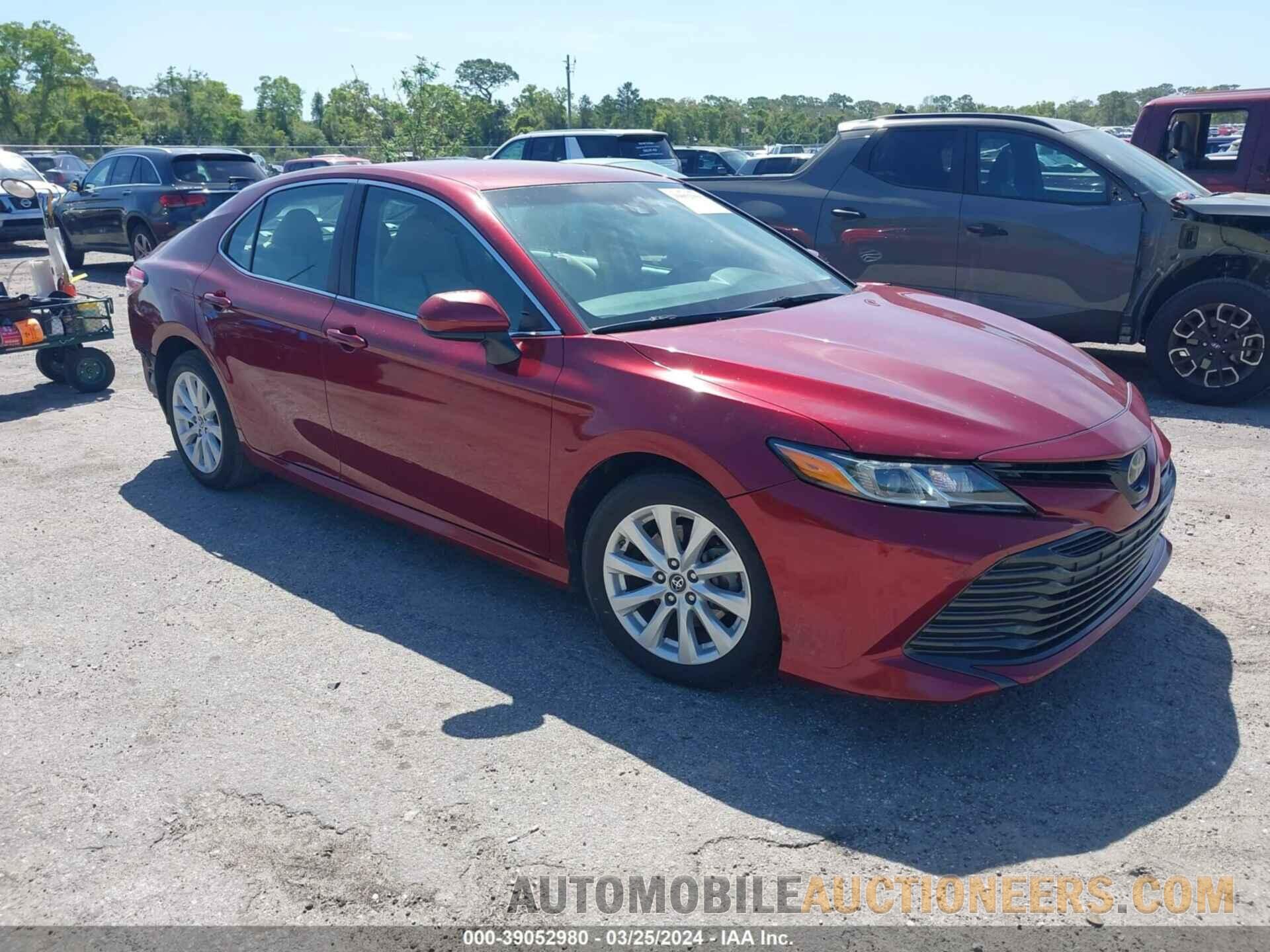 4T1B11HK5JU665273 TOYOTA CAMRY 2018