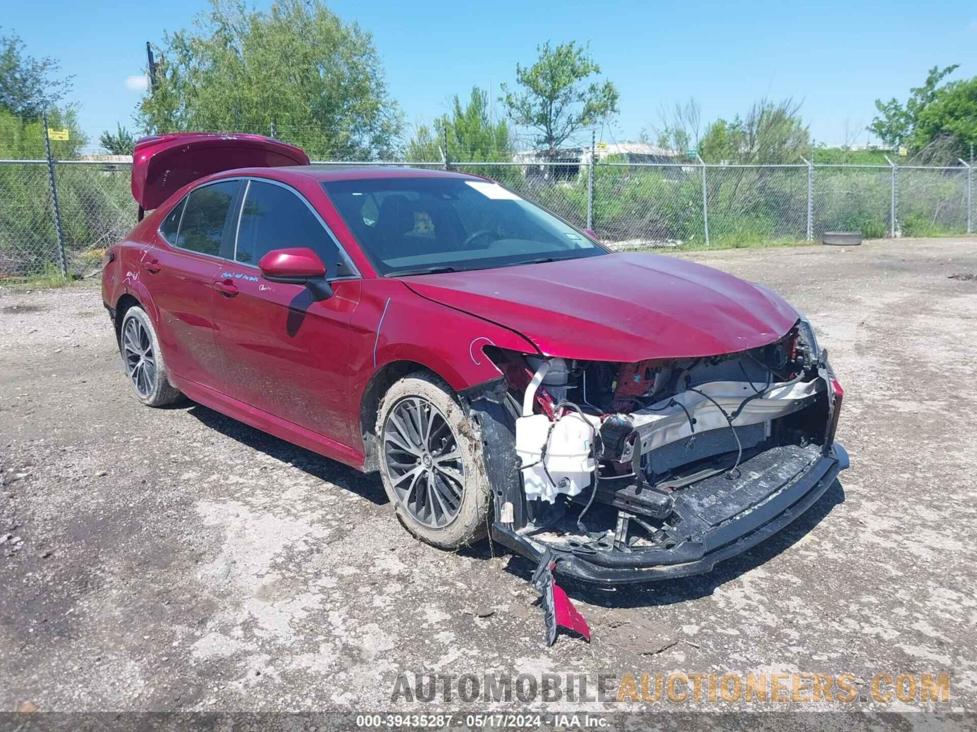 4T1B11HK5JU666438 TOYOTA CAMRY 2018