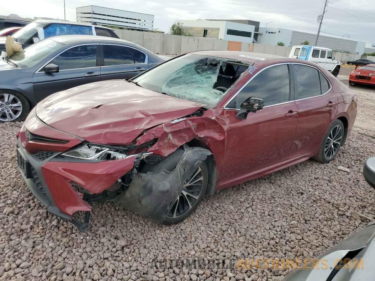 4T1B11HK5JU666620 TOYOTA CAMRY 2018