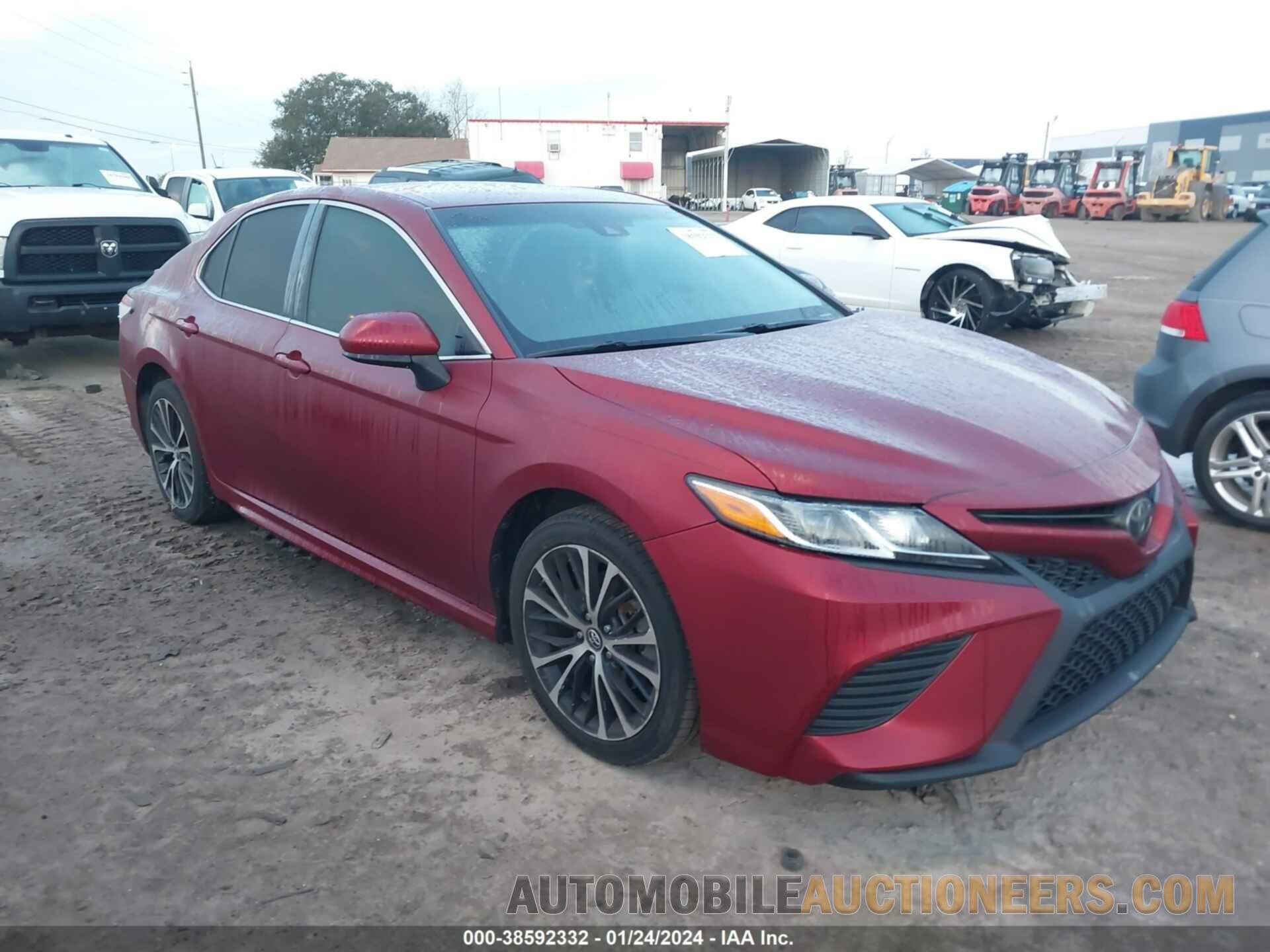 4T1B11HK5JU670988 TOYOTA CAMRY 2018