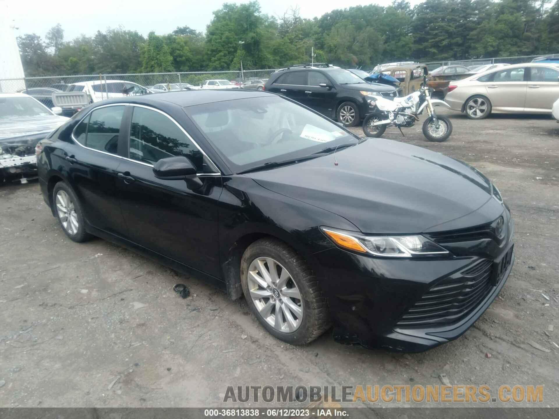 4T1B11HK5JU671042 TOYOTA CAMRY 2018