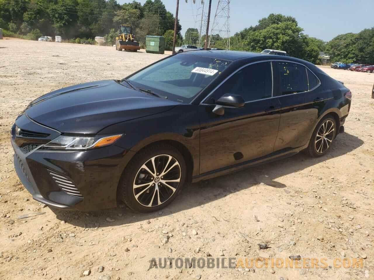 4T1B11HK5JU671333 TOYOTA CAMRY 2018