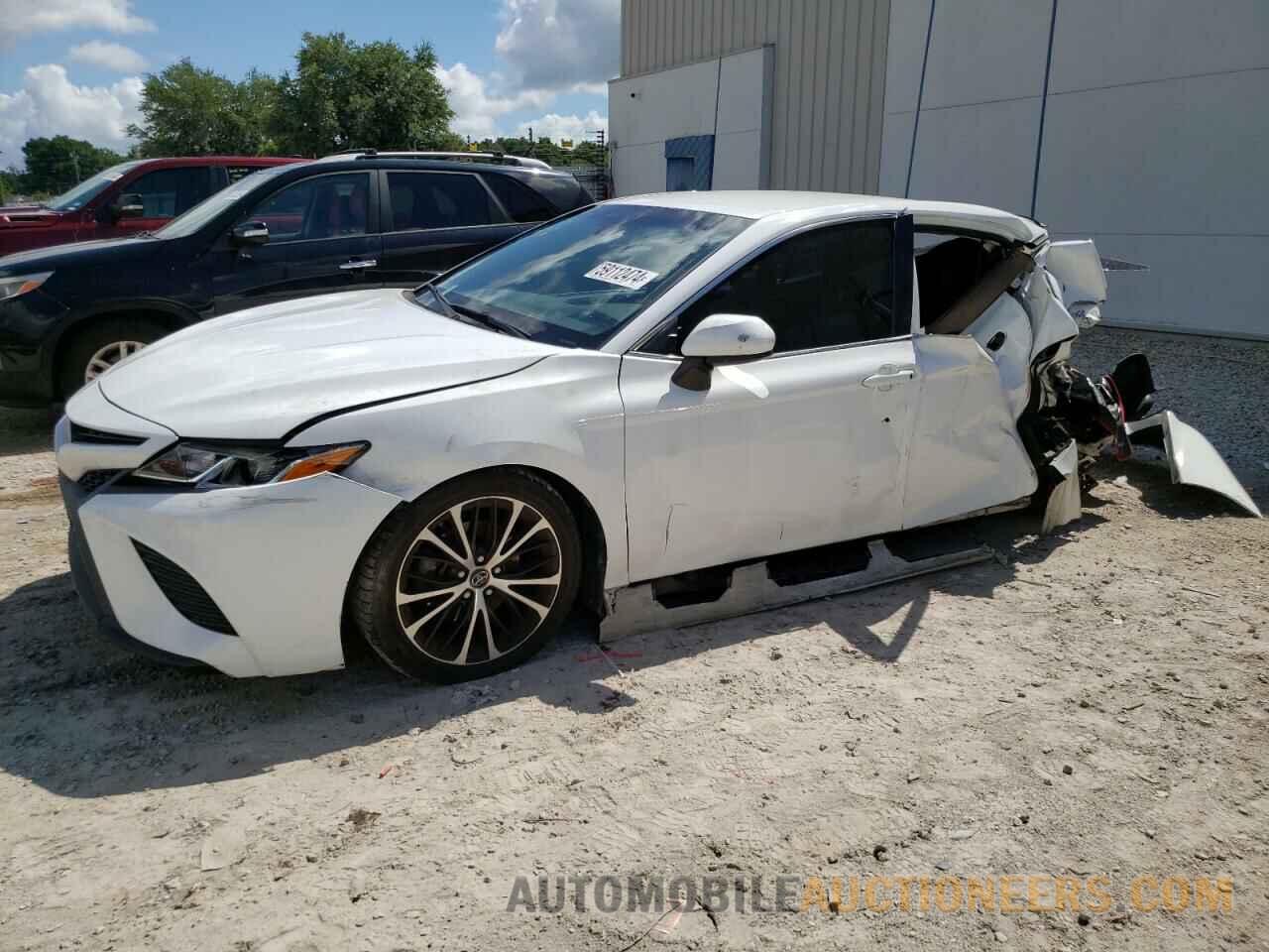 4T1B11HK5JU671431 TOYOTA CAMRY 2018