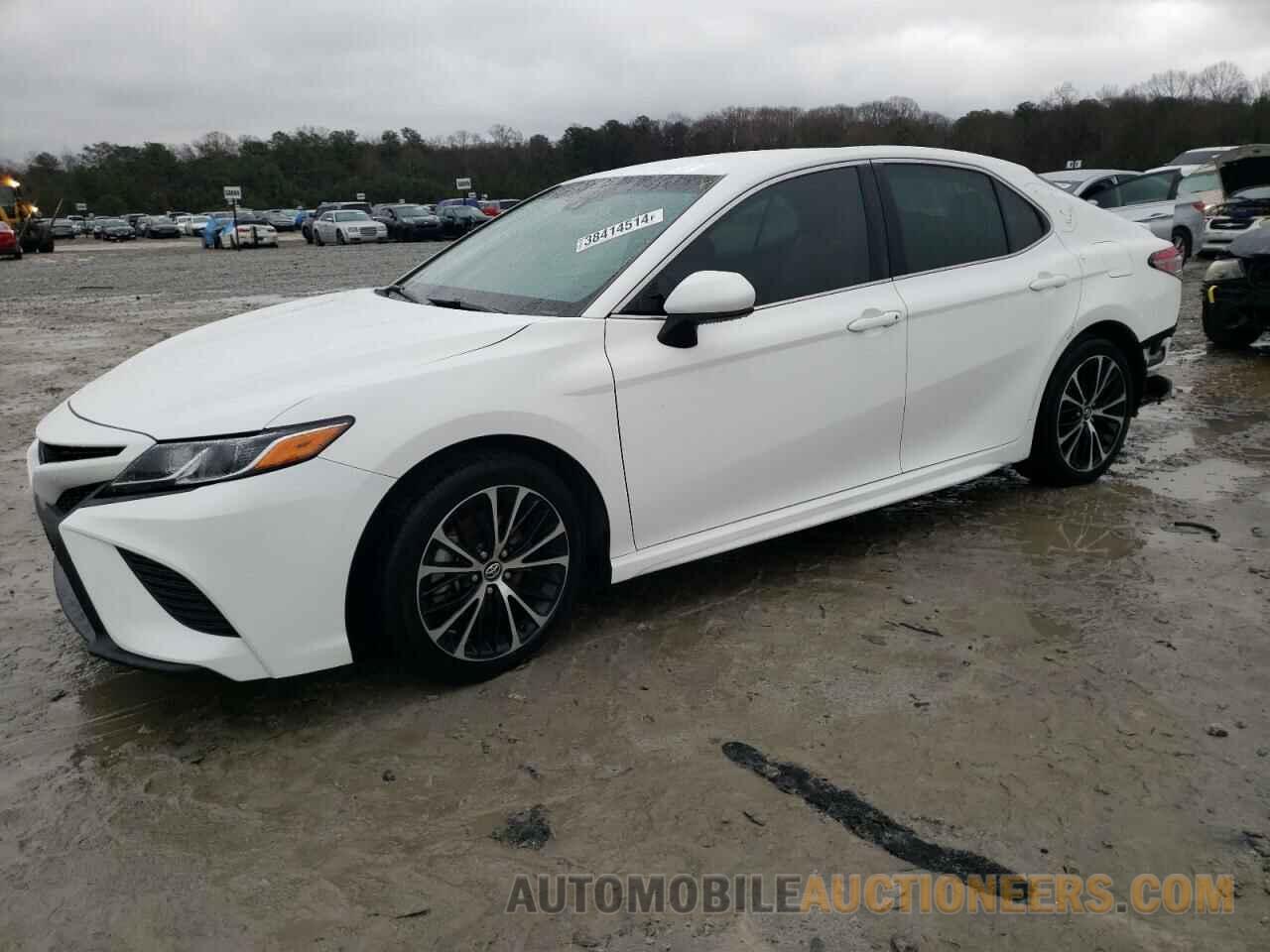 4T1B11HK5JU672384 TOYOTA CAMRY 2018