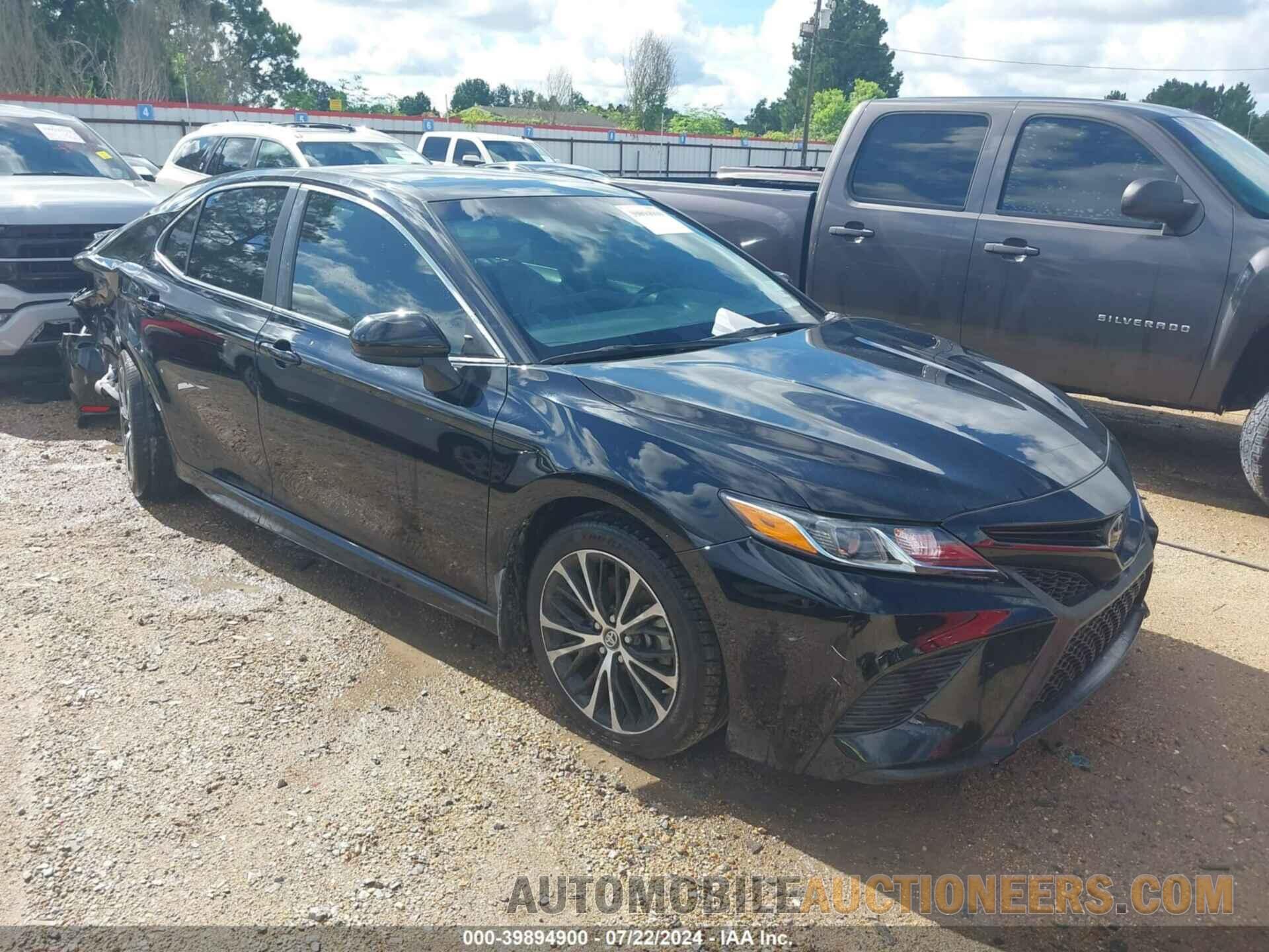 4T1B11HK5JU672708 TOYOTA CAMRY 2018