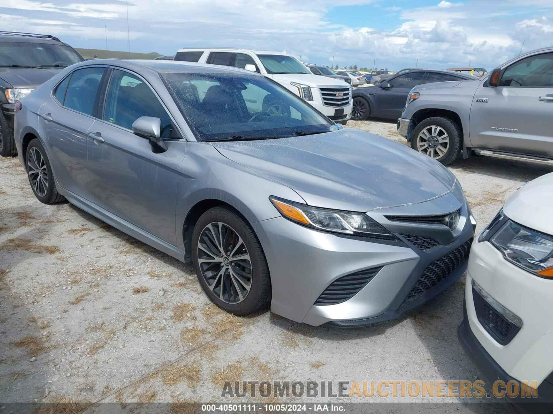 4T1B11HK5JU673986 TOYOTA CAMRY 2018