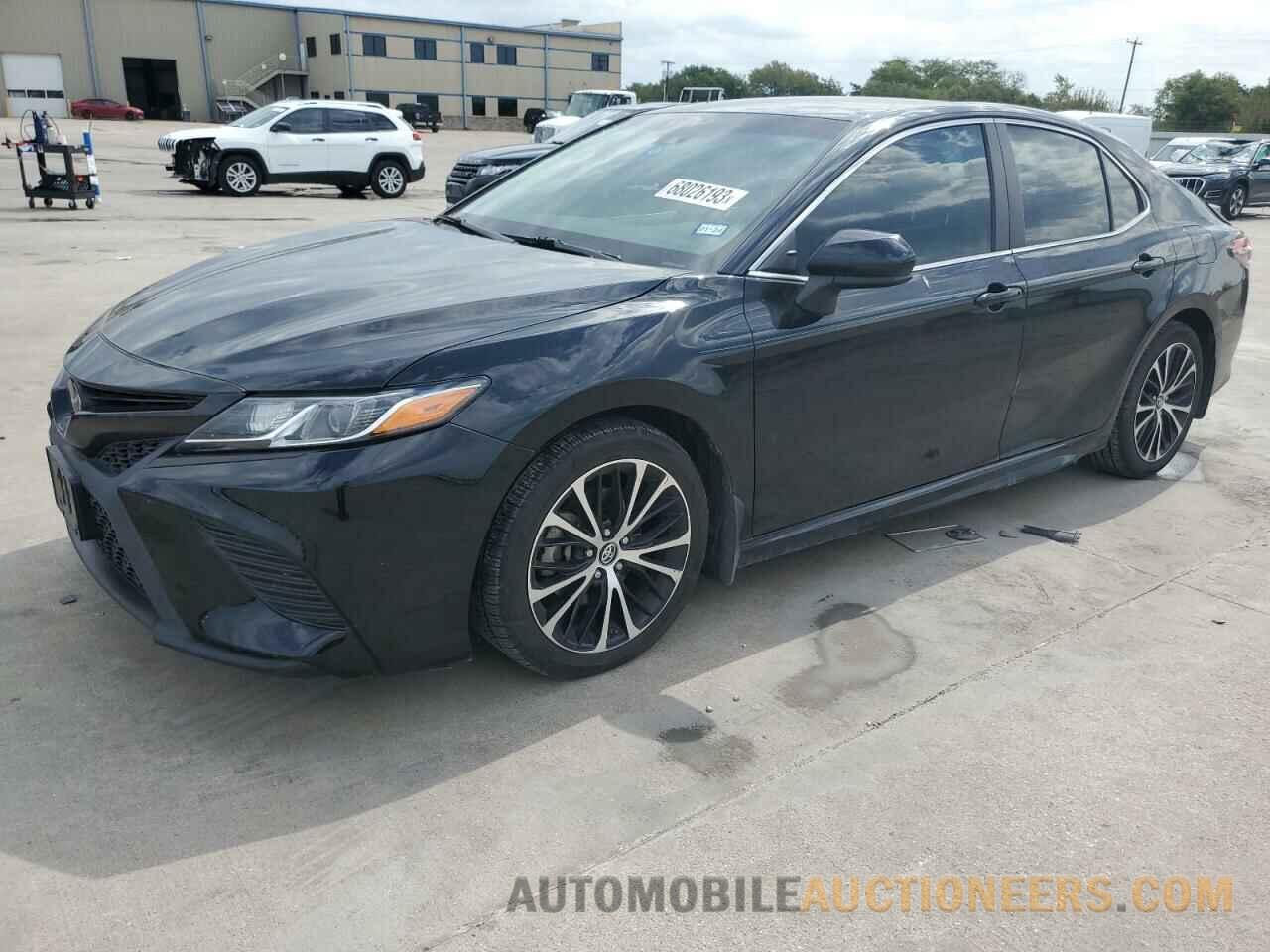 4T1B11HK5JU674099 TOYOTA CAMRY 2018