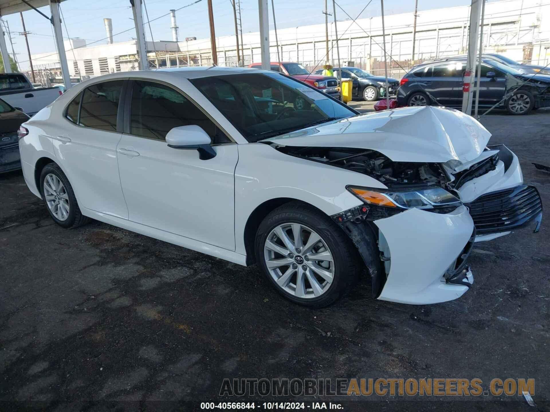 4T1B11HK5JU675494 TOYOTA CAMRY 2018