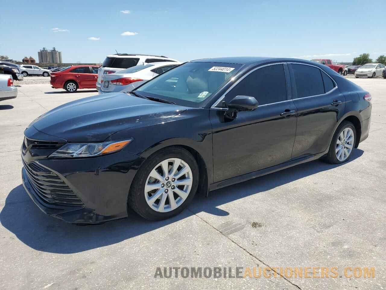 4T1B11HK5JU676600 TOYOTA CAMRY 2018