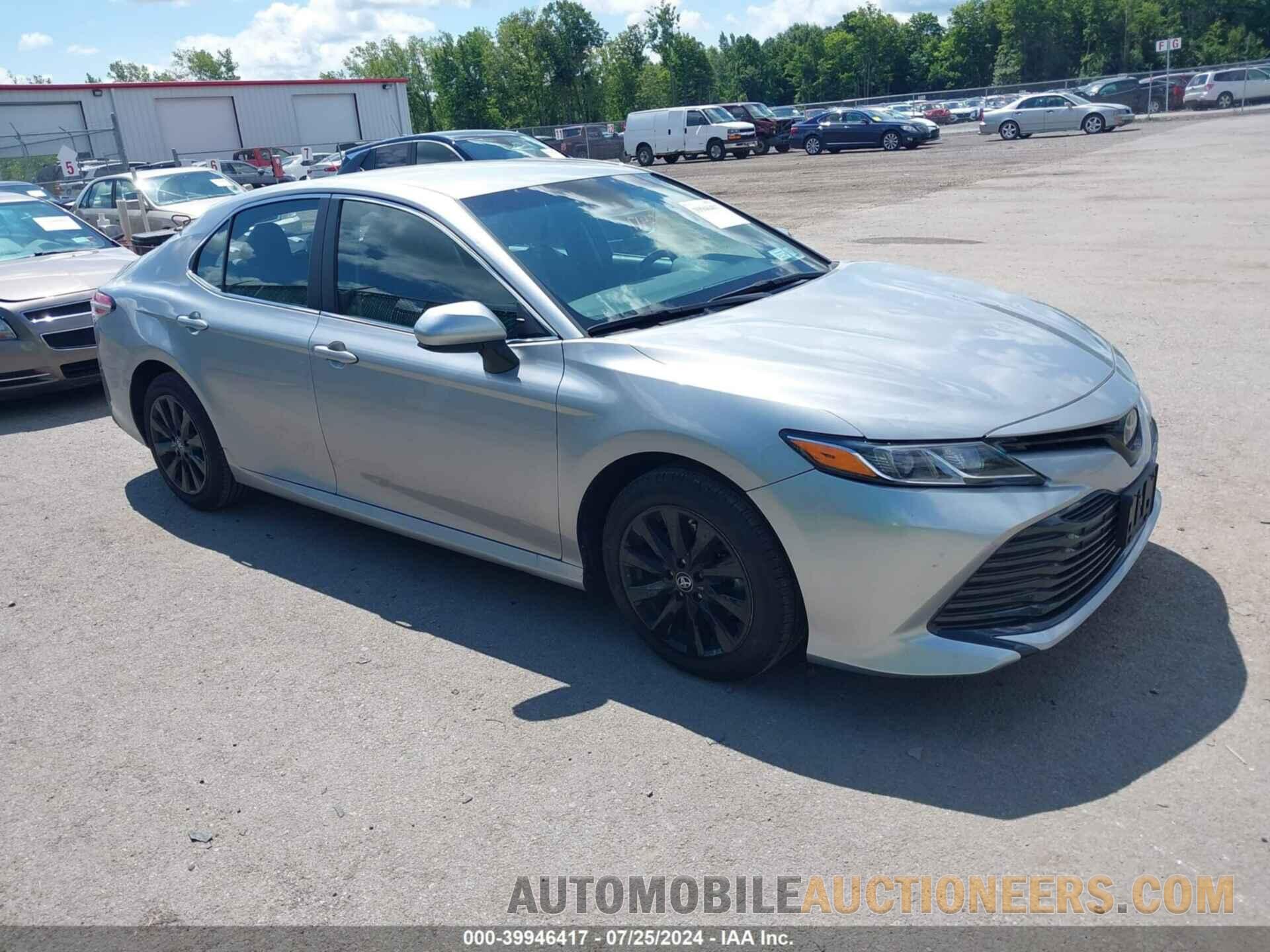 4T1B11HK5JU677522 TOYOTA CAMRY 2018