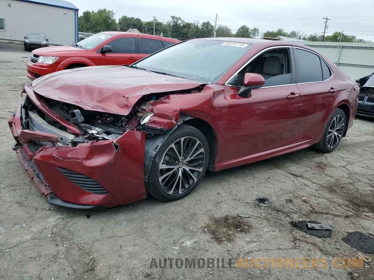 4T1B11HK5JU678119 TOYOTA CAMRY 2018