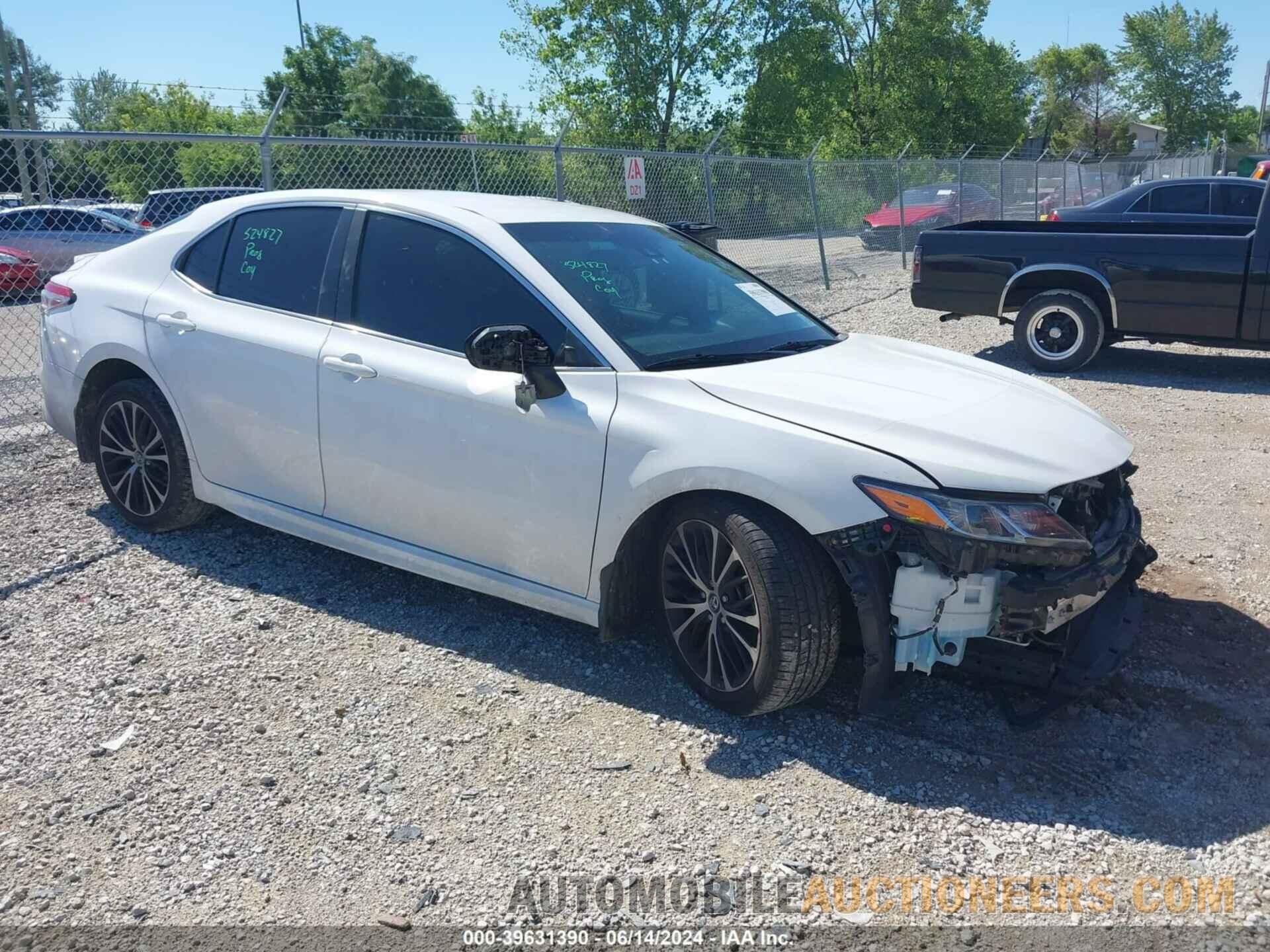 4T1B11HK5JU678198 TOYOTA CAMRY 2018