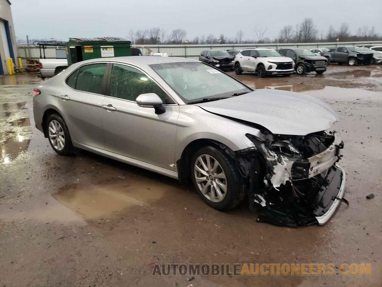 4T1B11HK5JU678587 TOYOTA CAMRY 2018