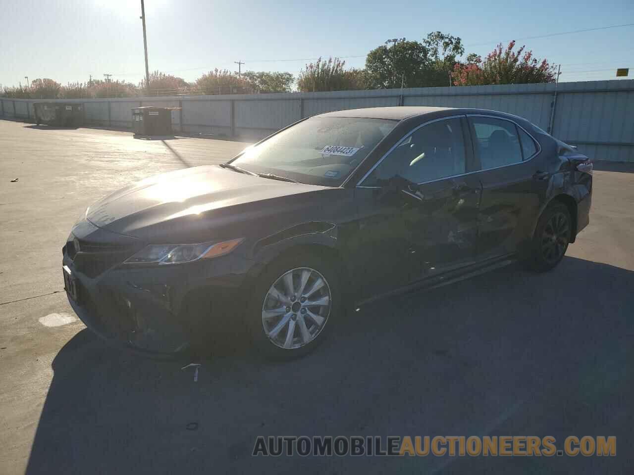 4T1B11HK5KU215561 TOYOTA CAMRY 2019