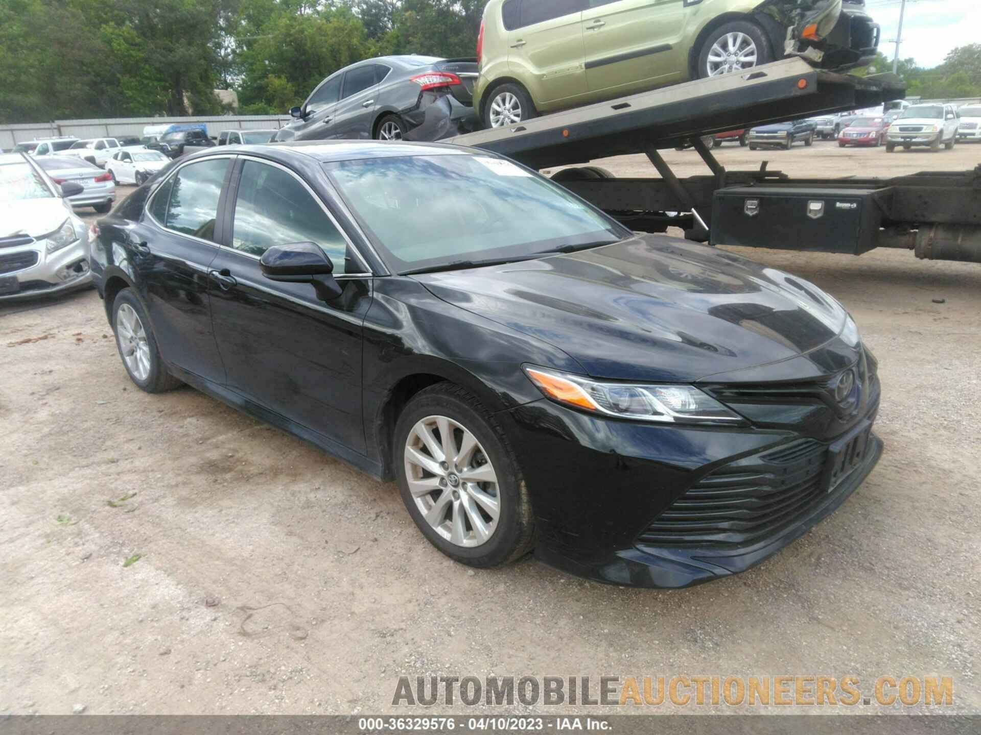 4T1B11HK5KU216032 TOYOTA CAMRY 2019