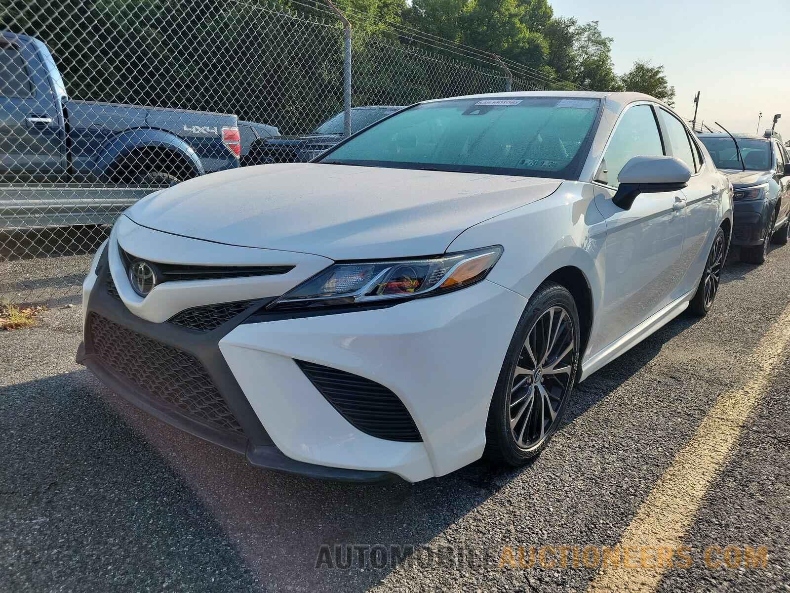 4T1B11HK5KU240122 Toyota Camry 2019