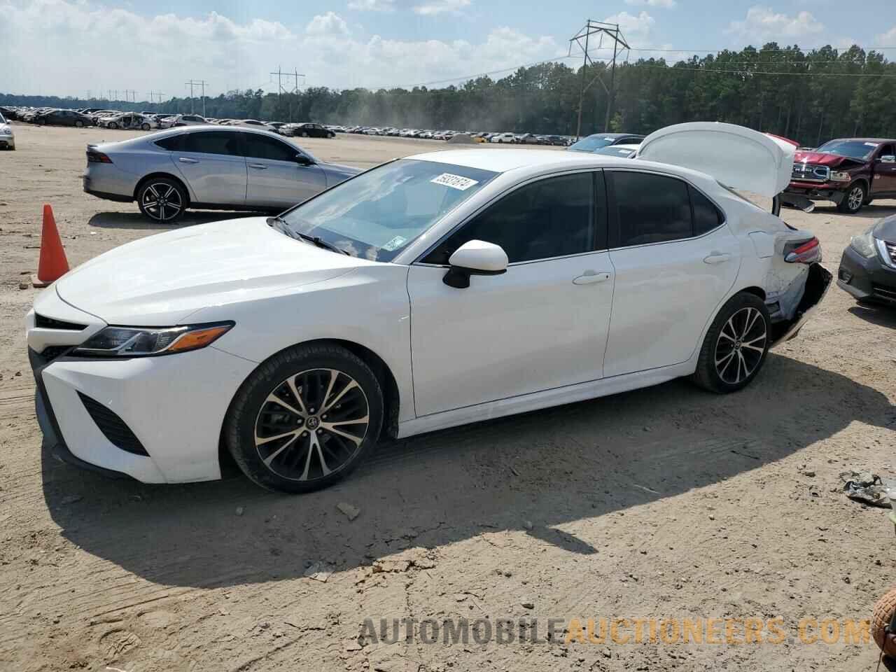 4T1B11HK5KU240685 TOYOTA CAMRY 2019