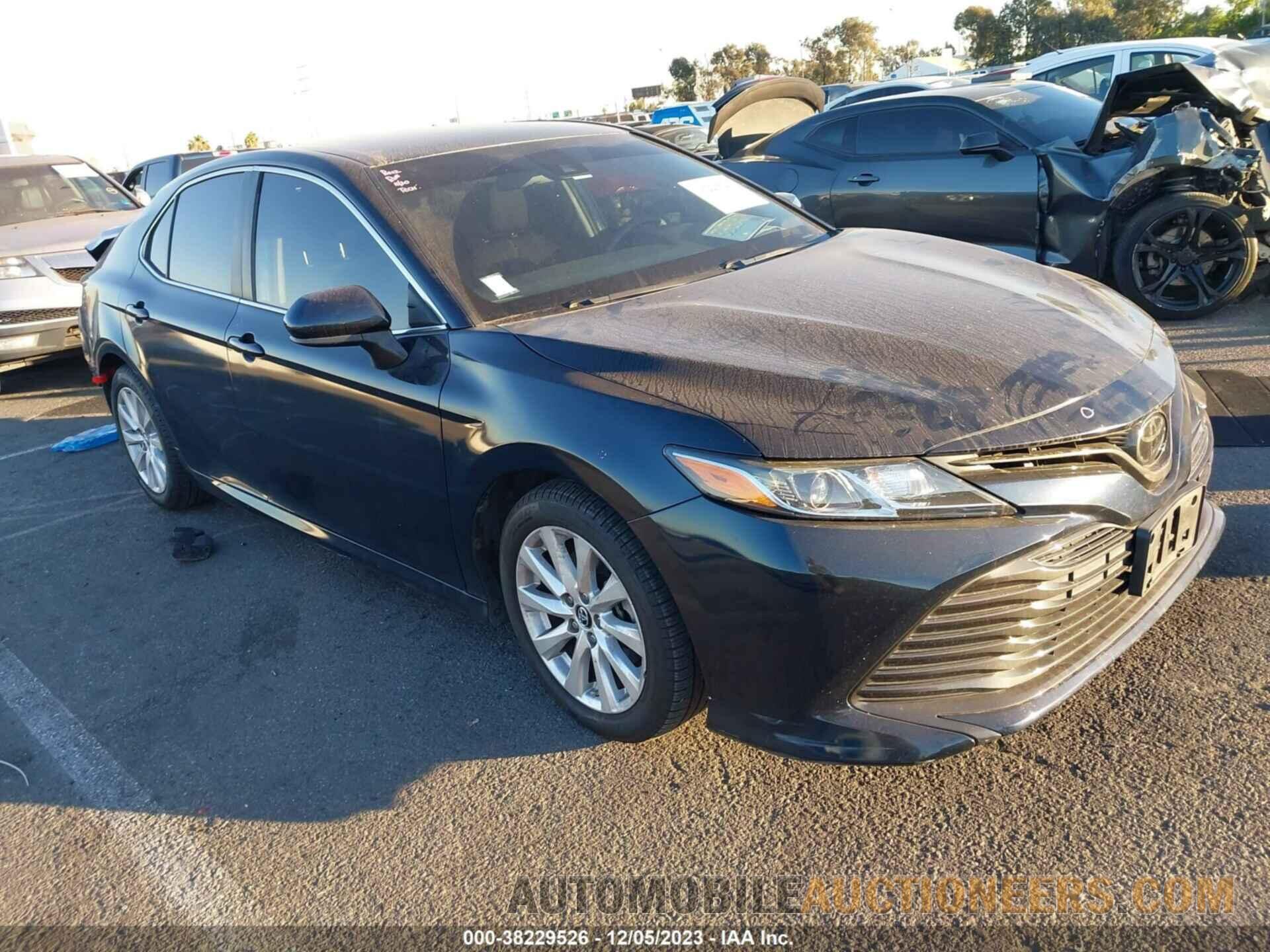 4T1B11HK5KU240864 TOYOTA CAMRY 2019